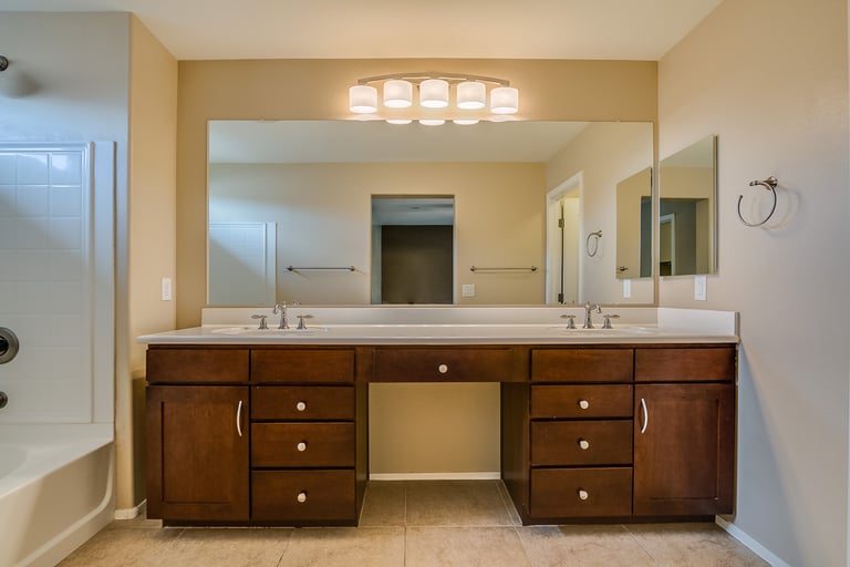 Photo 21 of 34 - 2230 E Wayland Dr, Phoenix, AZ 85040