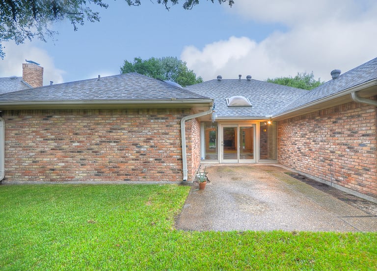 Photo 27 of 28 - 6436 Genstar Ln, Dallas, TX 75252