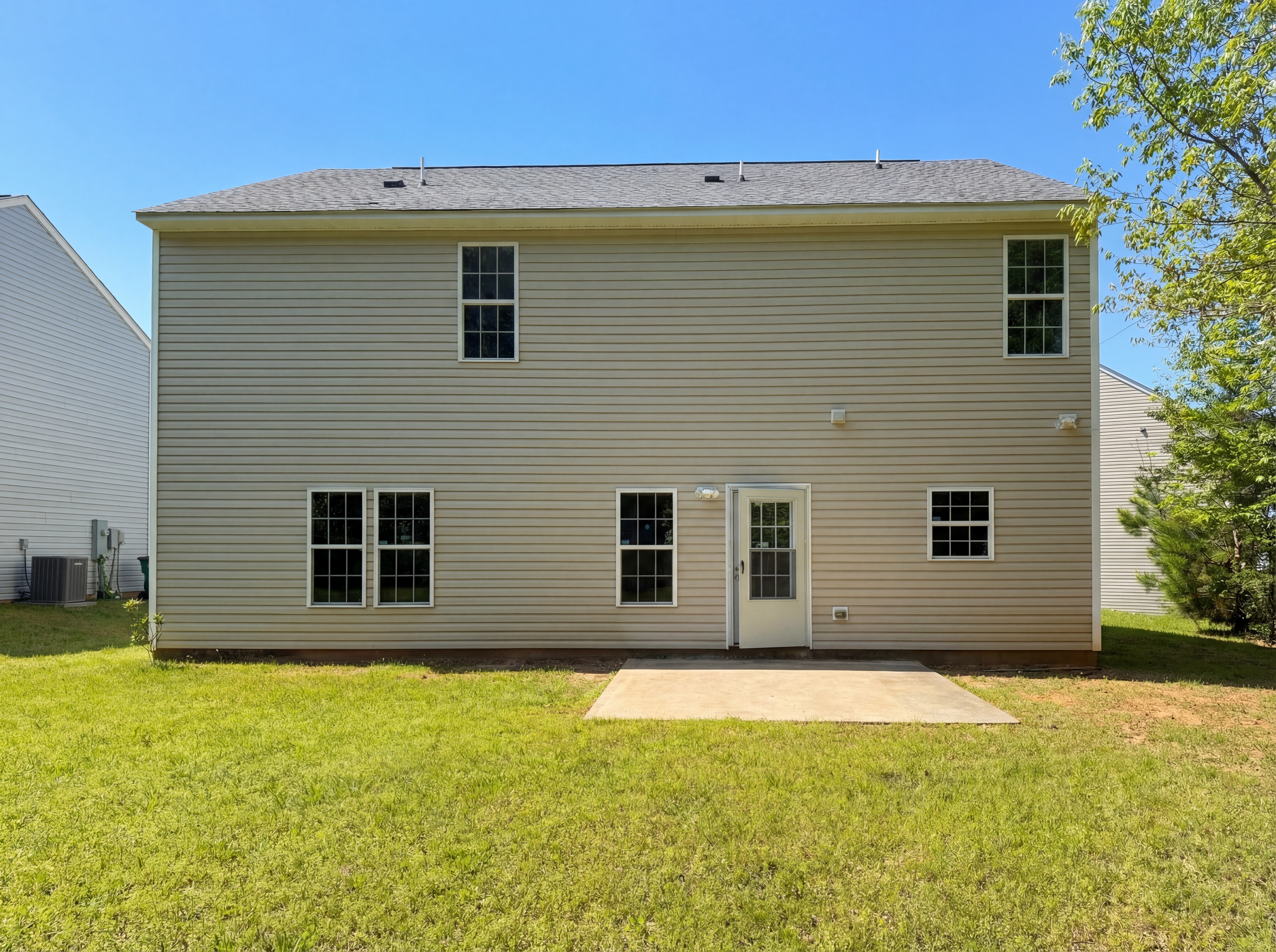 Photo 5 of 17 of 3705 Chancellorsville Ct, Raleigh, NC