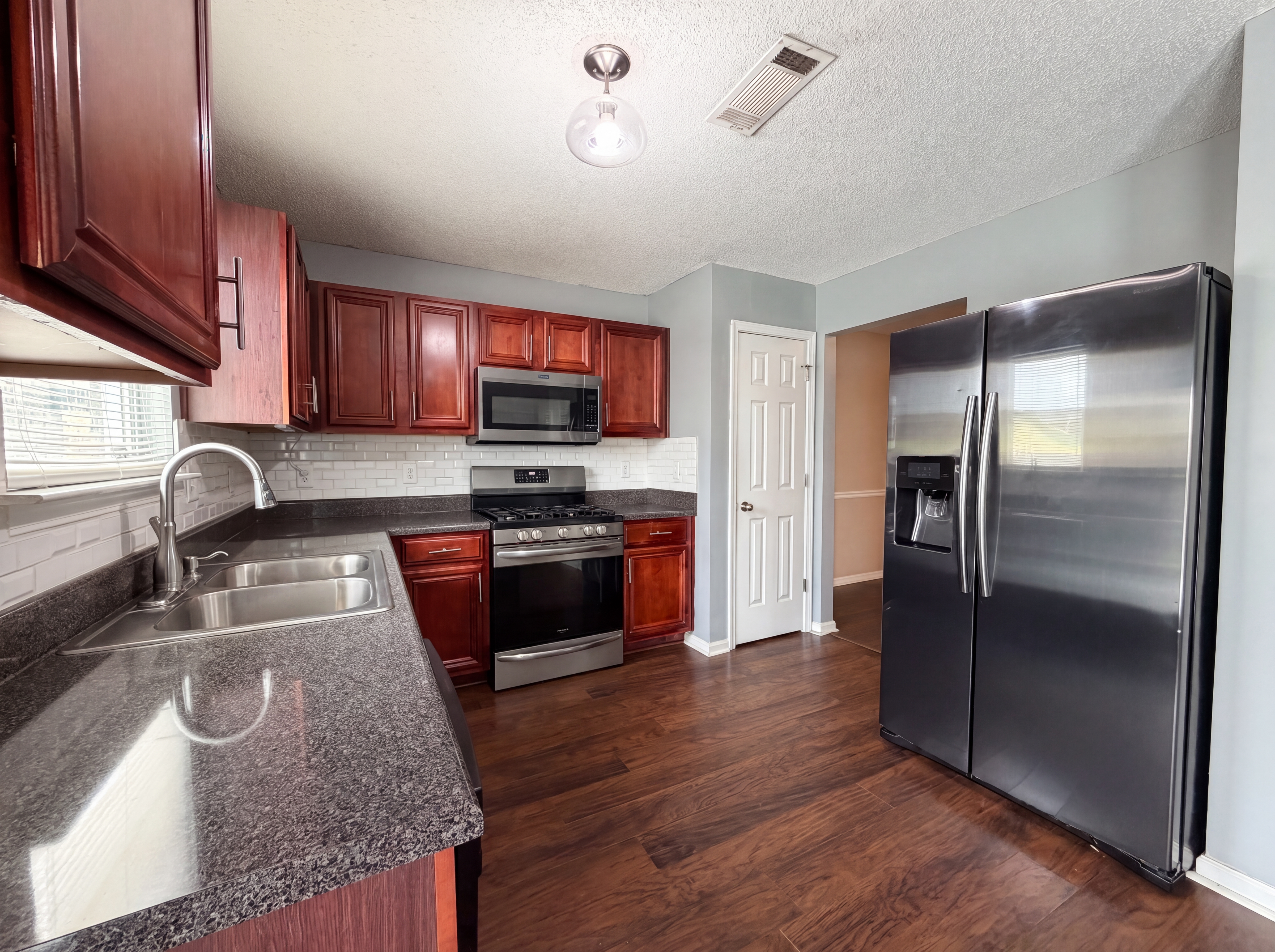 Photo 6 of 21 of 4178 Winston Cir, Atlanta, GA