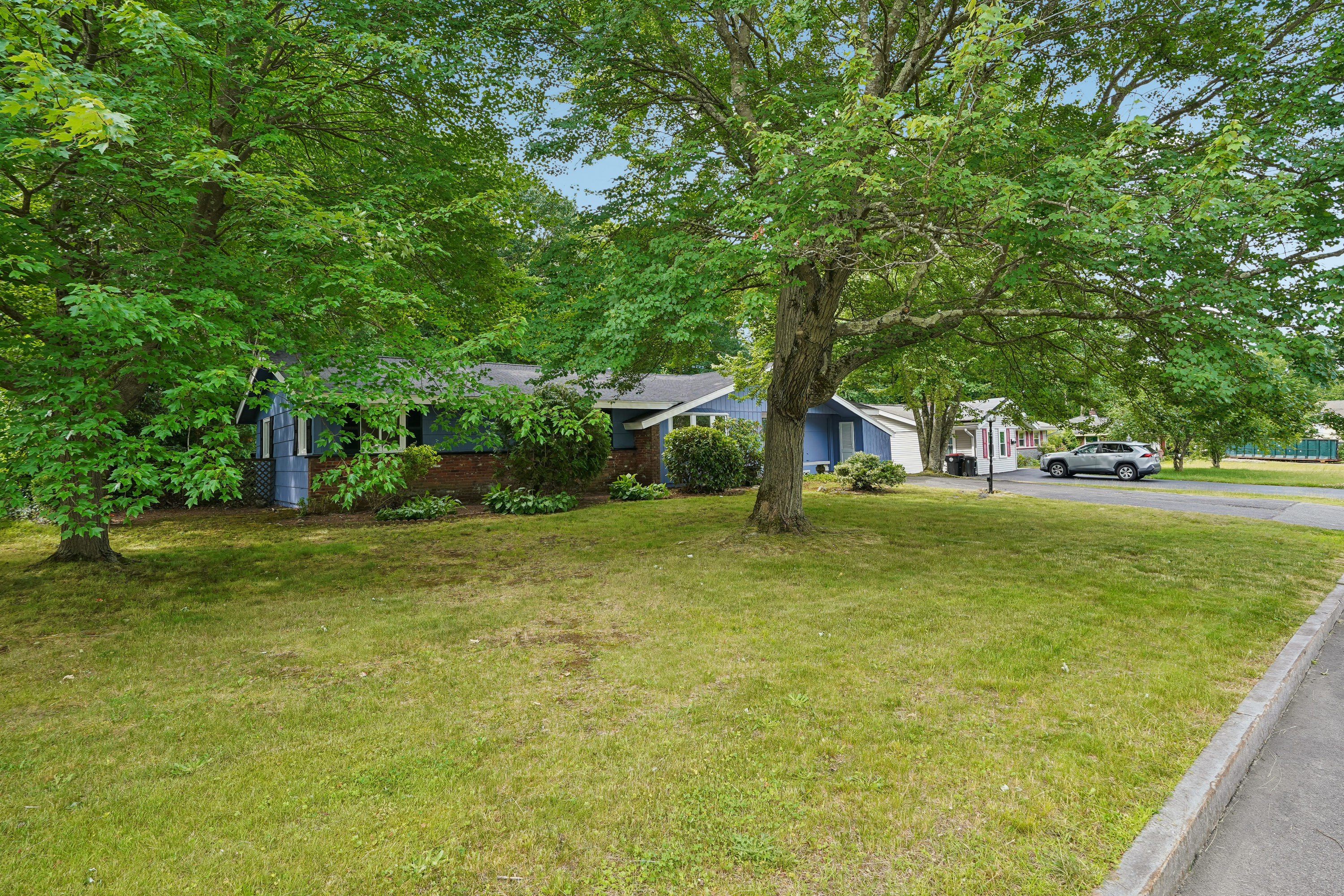 Photo 26 of 27 of 237 Hovenden Ave, Brockton, MA