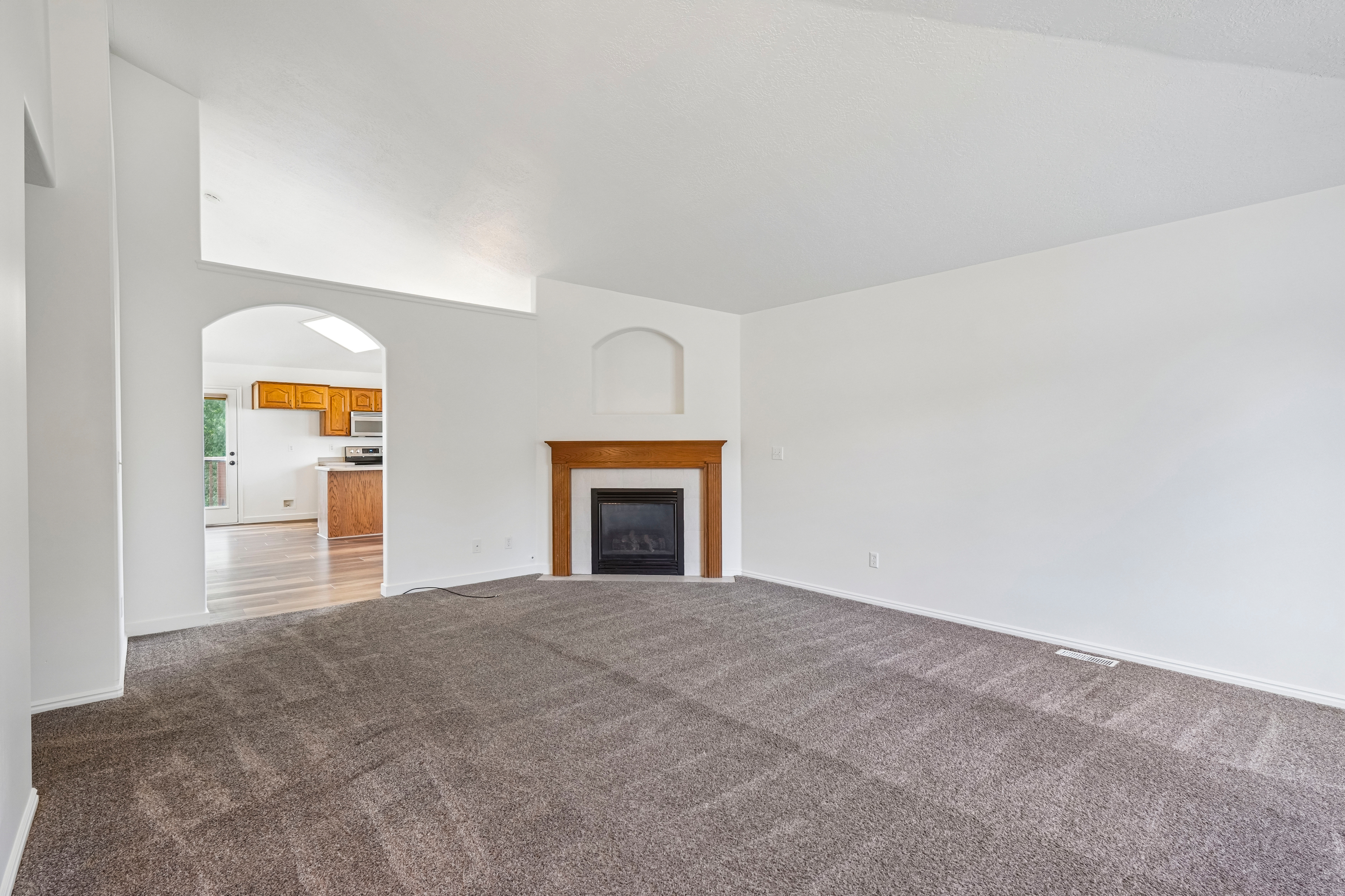 Photo 4 of 43 of 1204 E 3225 N, Layton, UT