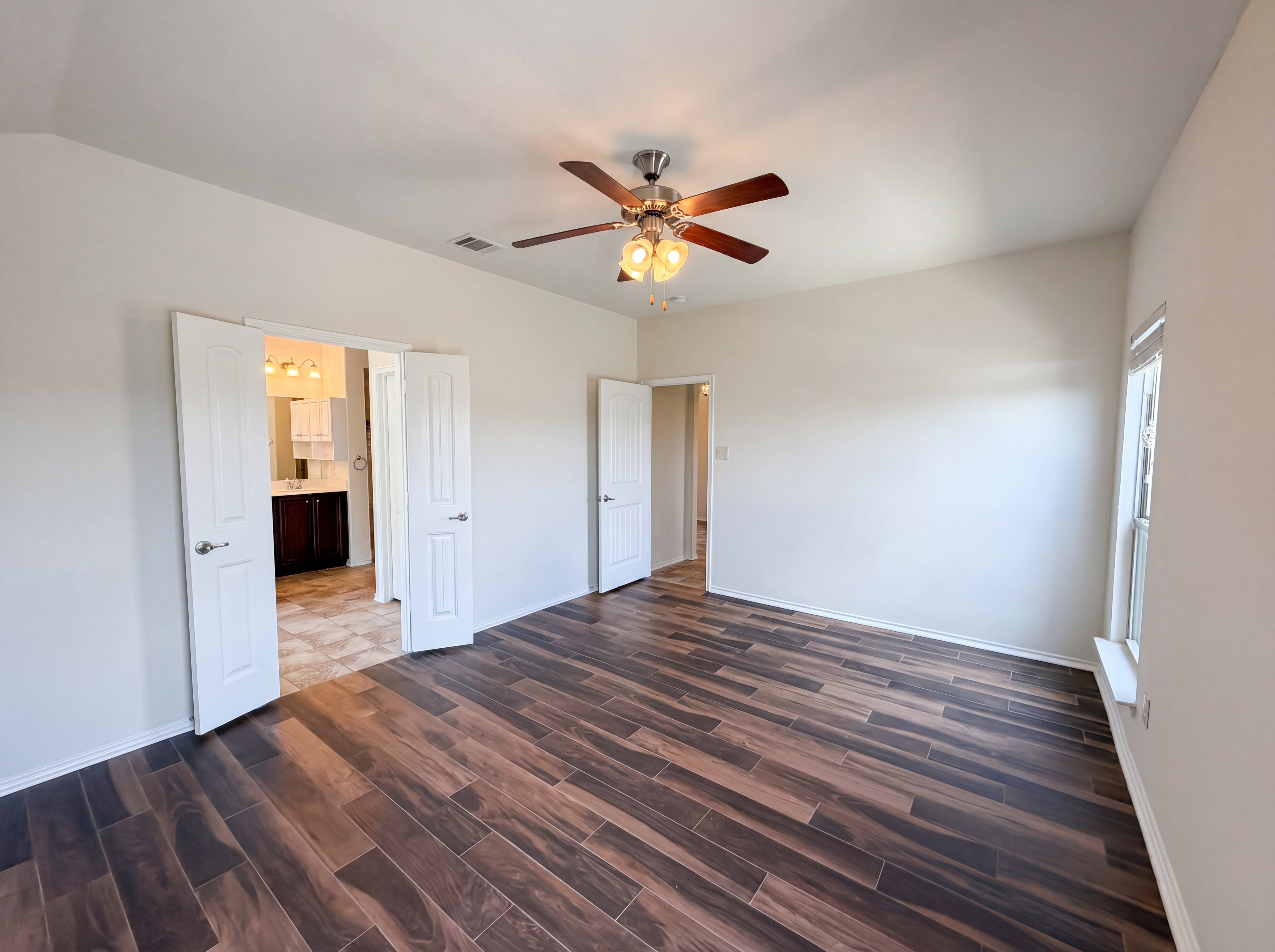 Photo 4 of 16 of 1704 River Oak Ln, Royse City, TX