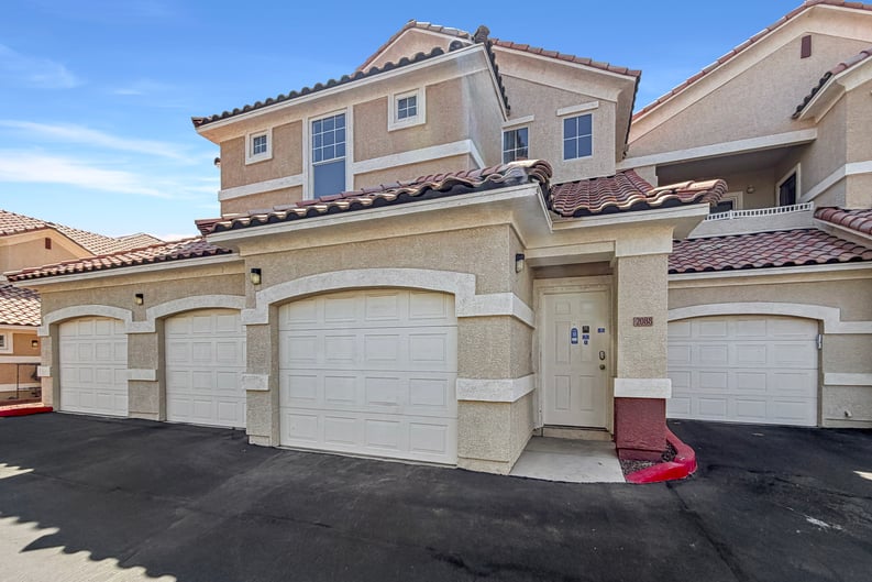 Property photo 1 of 5855 Valley Dr Unit 2088
