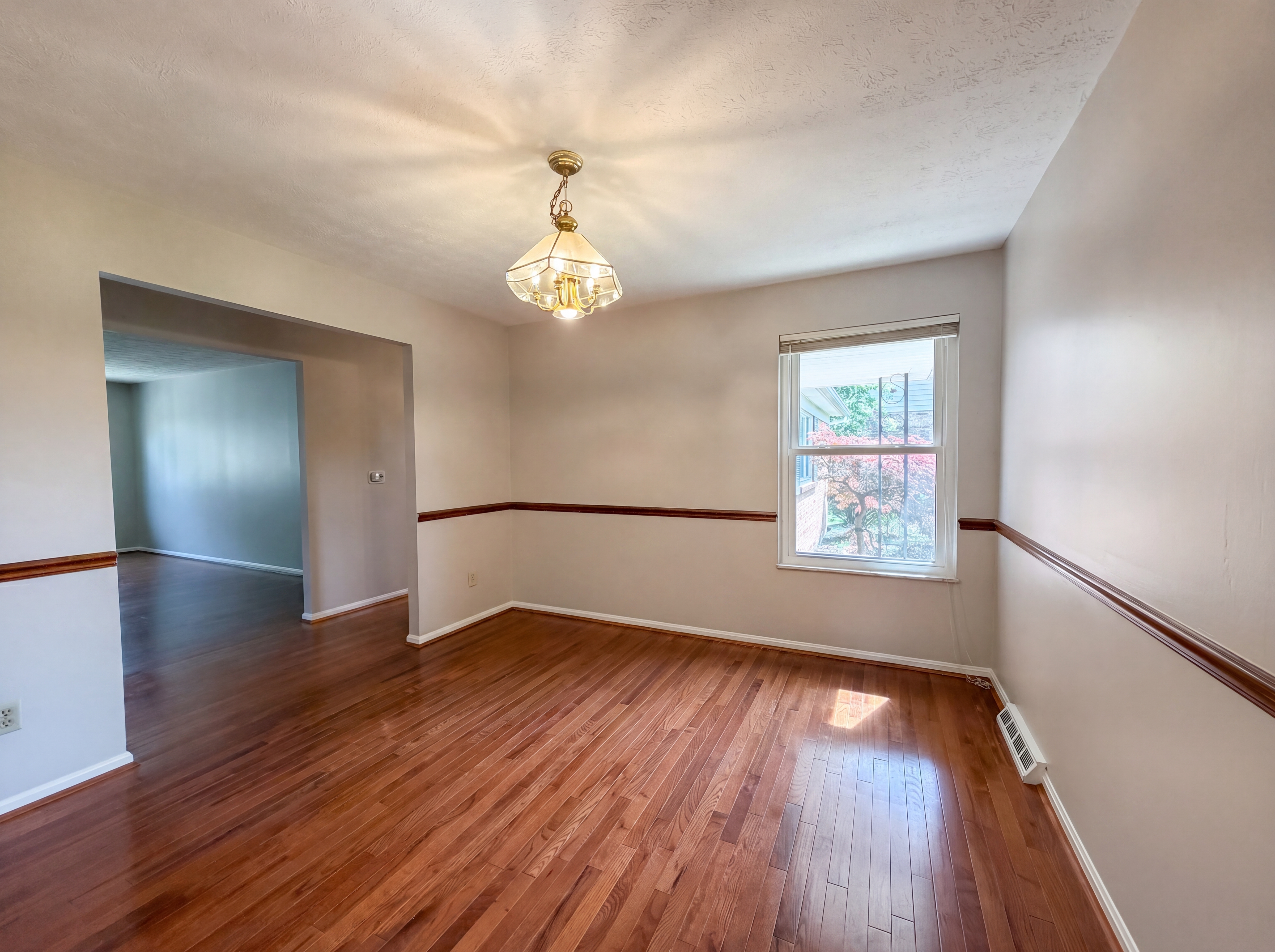 Photo 8 of 22 of 2086 Resor Rd, Fairfield, OH