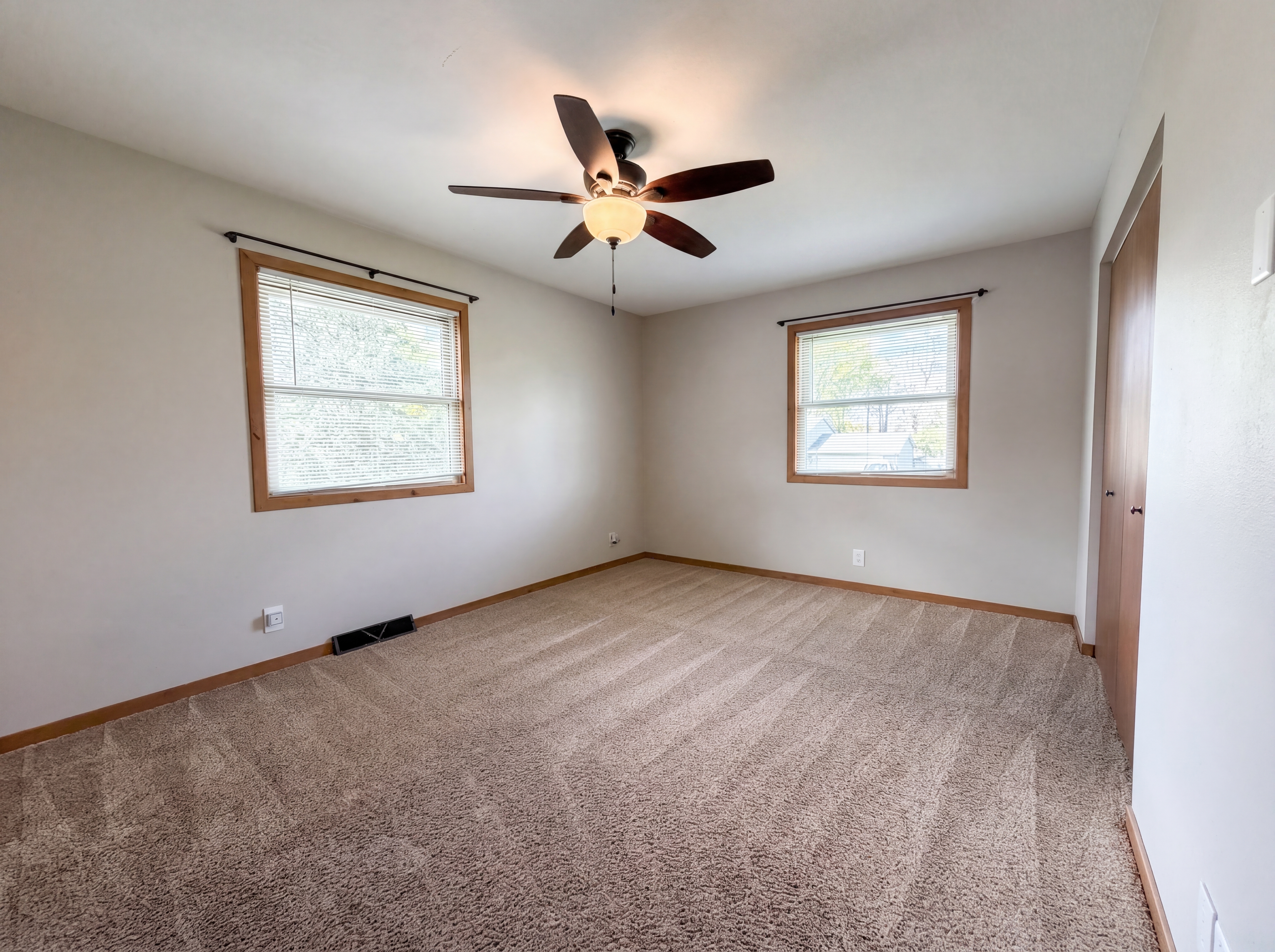 Photo 11 of 25 of 608 Lower Heritage Way, Farmington, MN