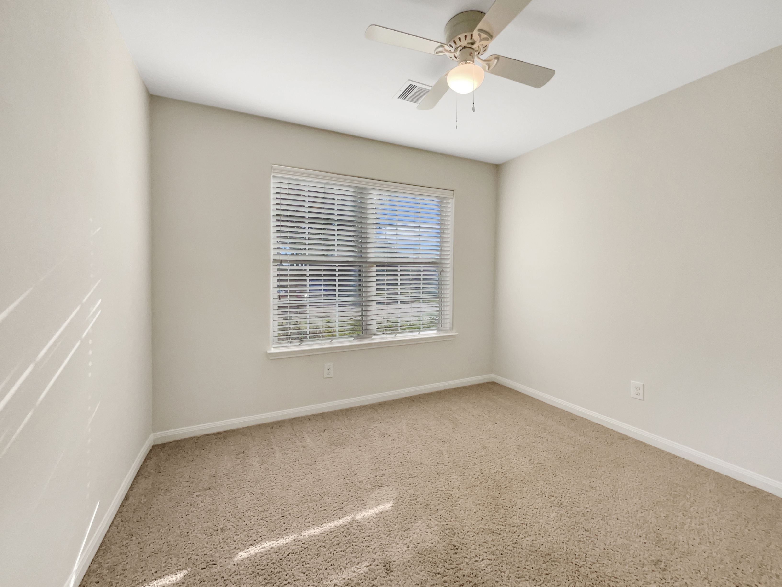 Photo 10 of 19 of 5122 Breezy Parke Ln, Richmond, TX