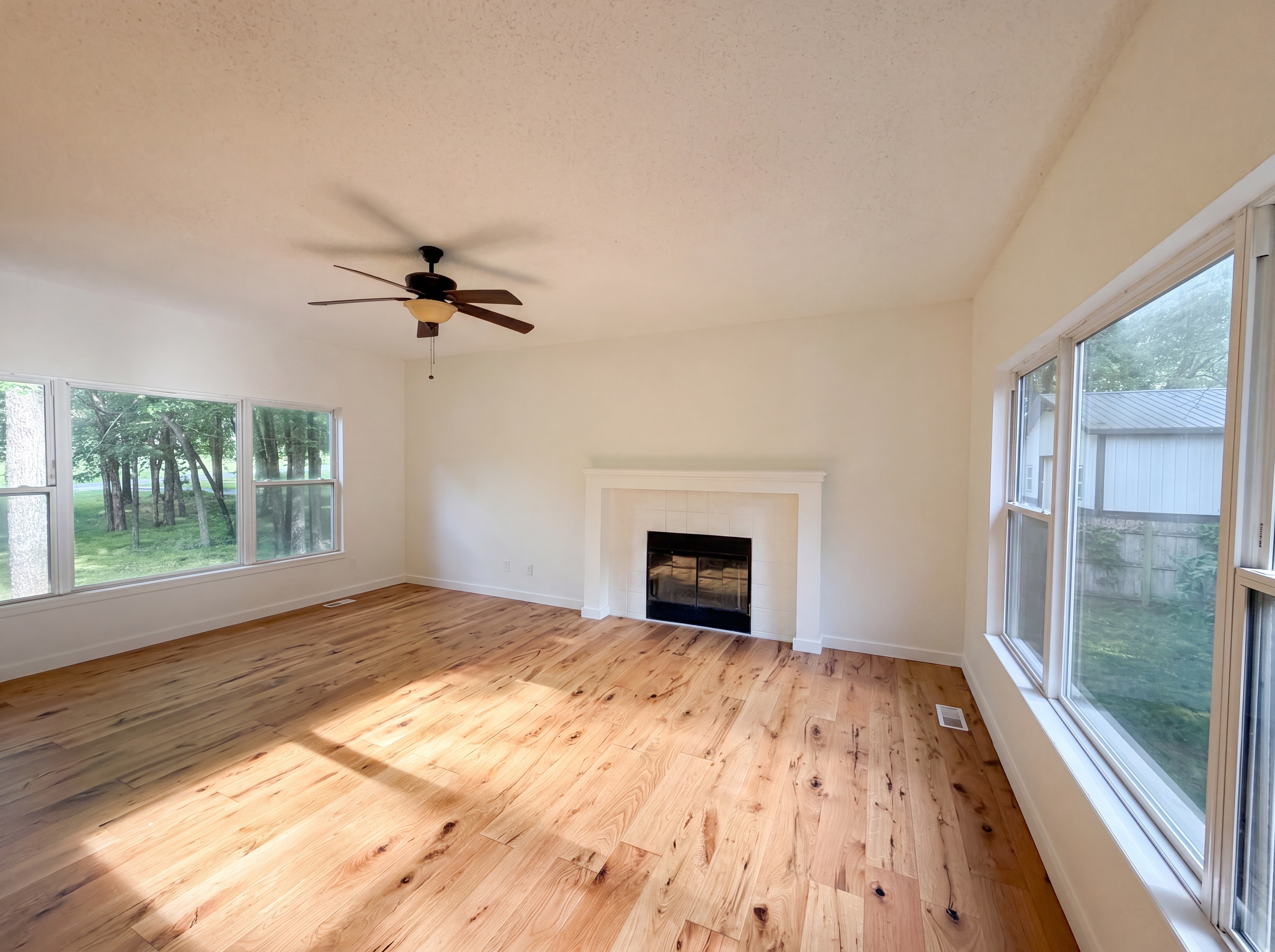 Photo 8 of 20 of 530 NW 1891st Rd, Kingsville, MO