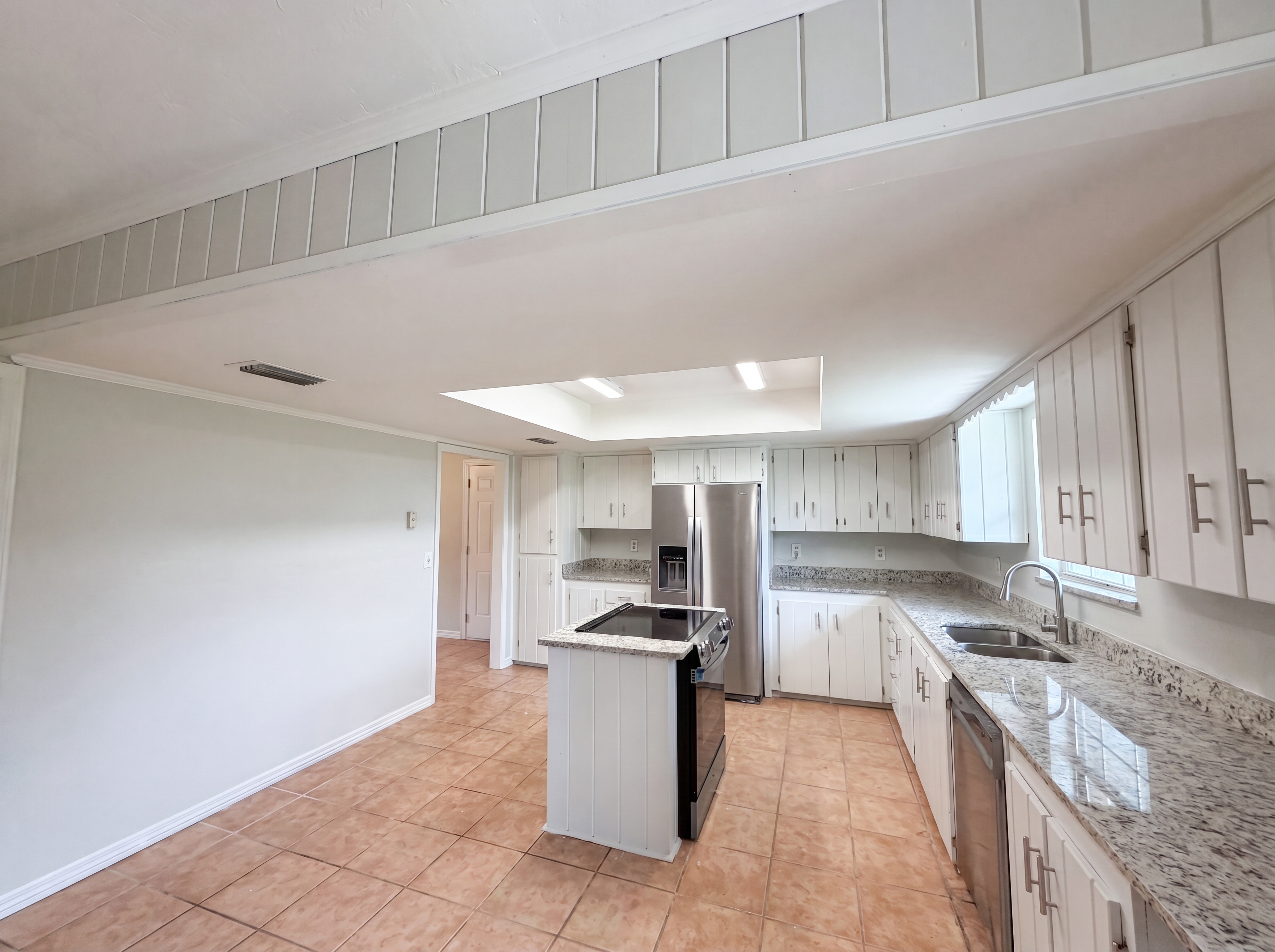 Photo 2 of 23 of 14181 SW 101st Ln, Dunnellon, FL