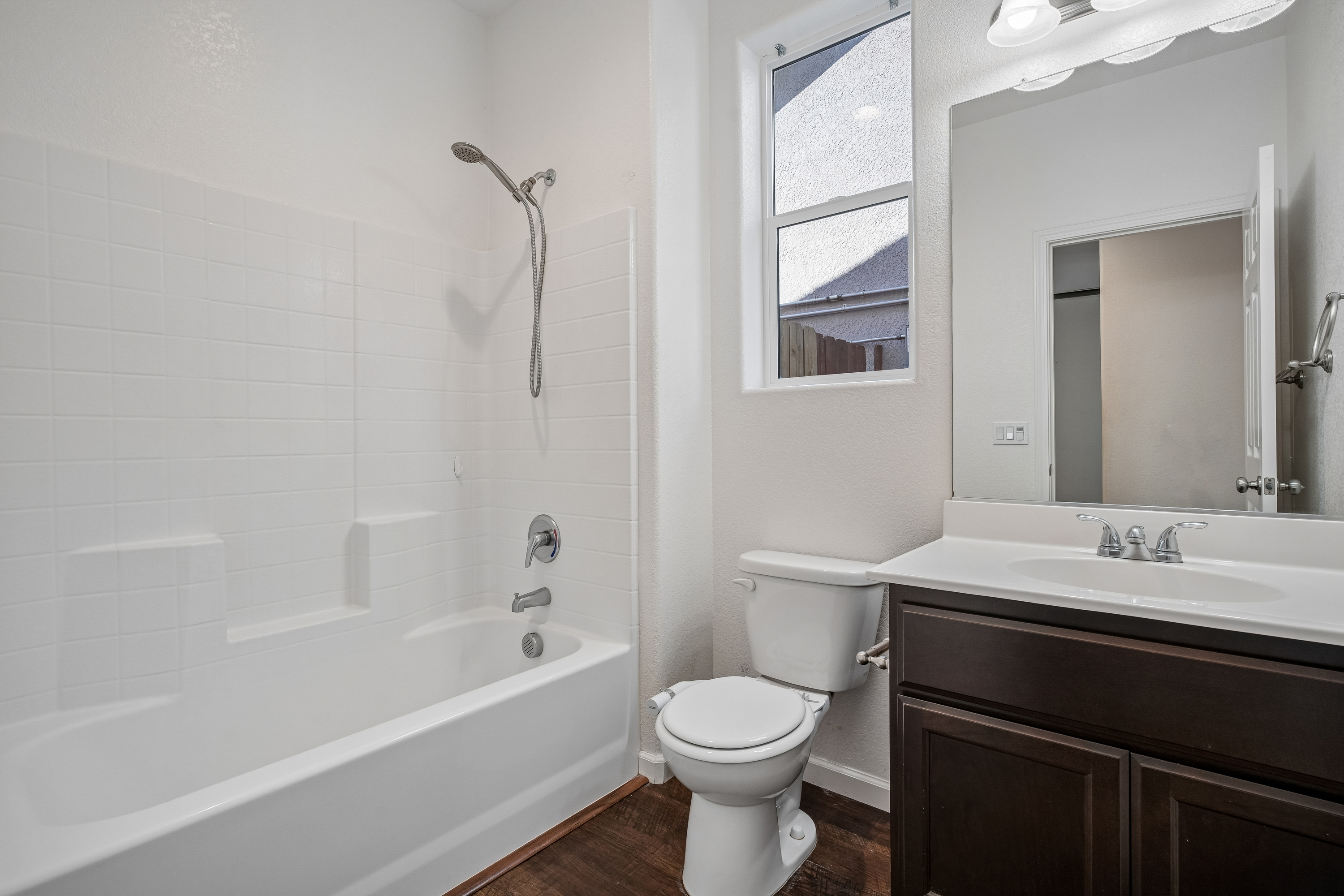 Photo 15 of 25 of 852 Castellona Dr, Newman, CA