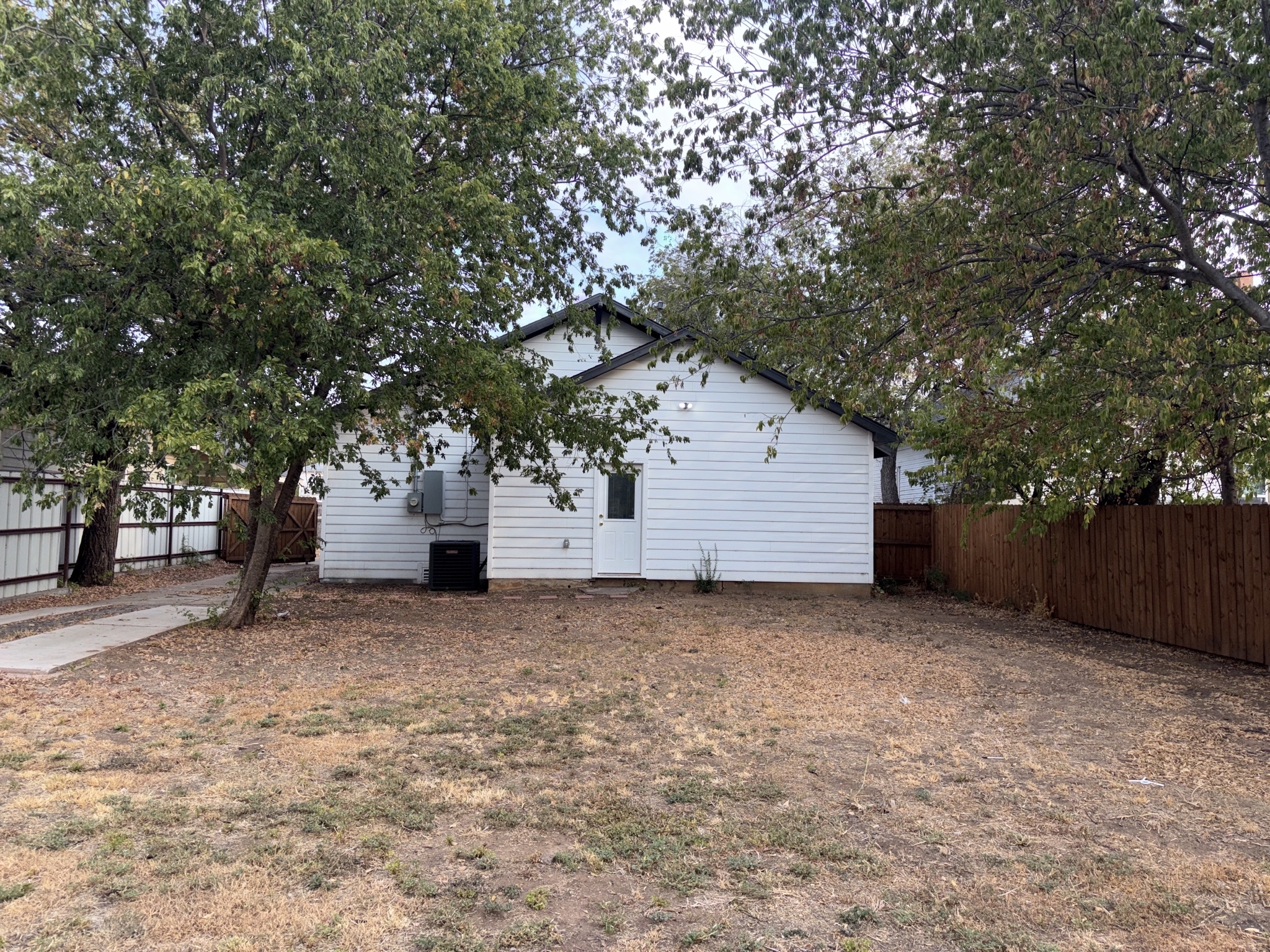Photo 5 of 45 of 1903 Elizabeth Ave, Wichita Falls, TX