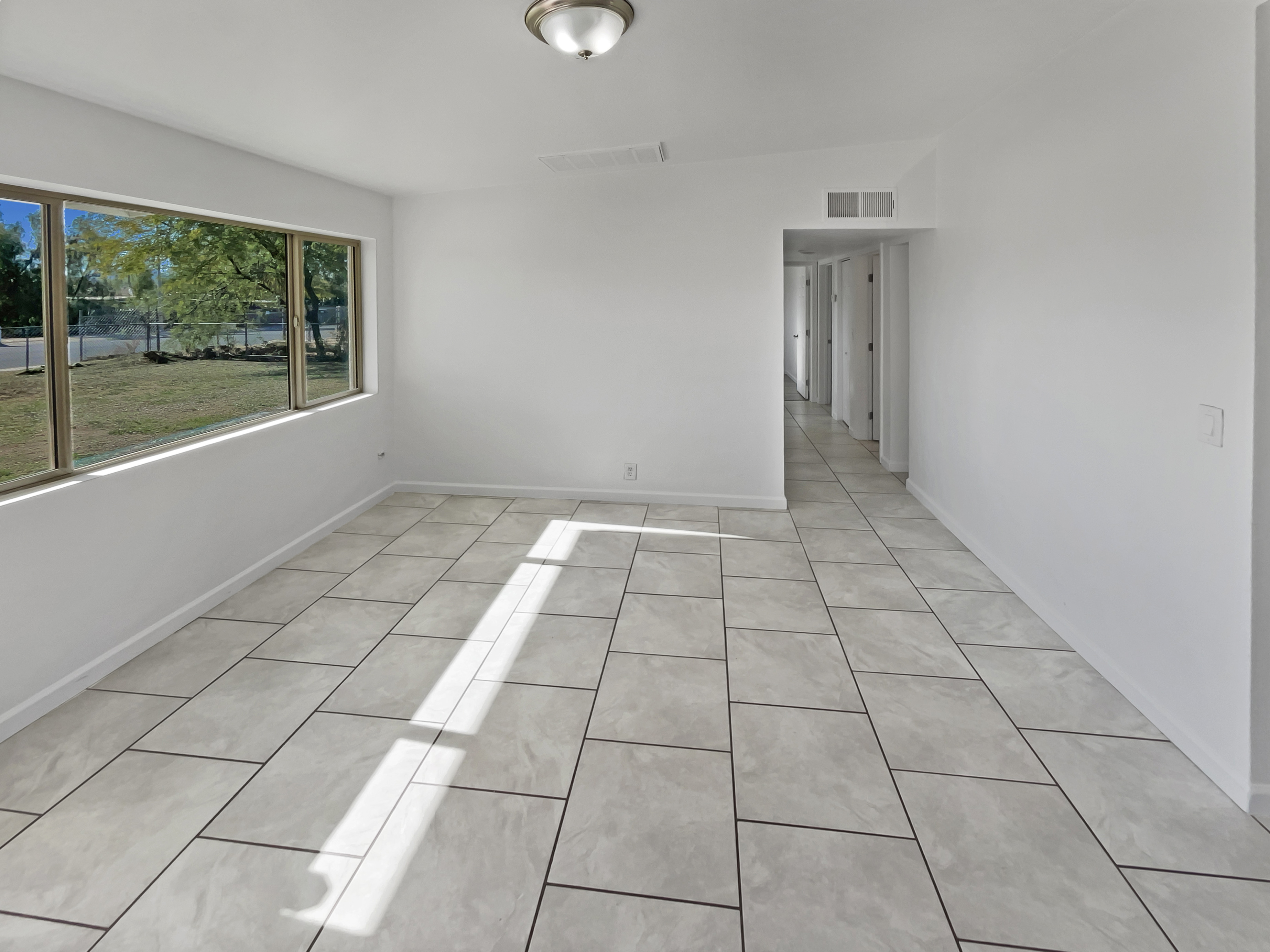 Photo 3 of 17 of 802 W Tipton Dr, Tucson, AZ