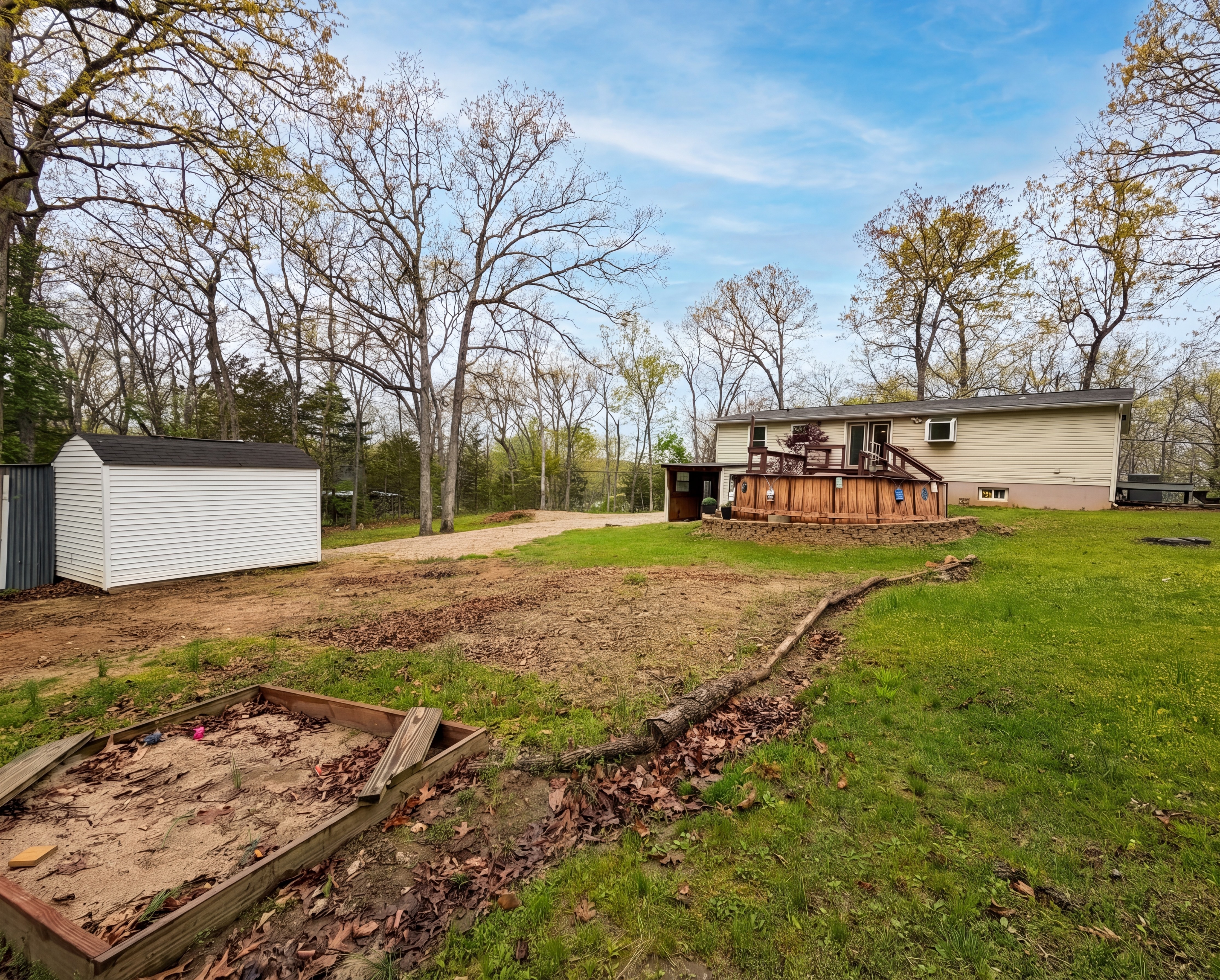 Photo 5 of 19 of 14326 Spring Dr, De Soto, MO