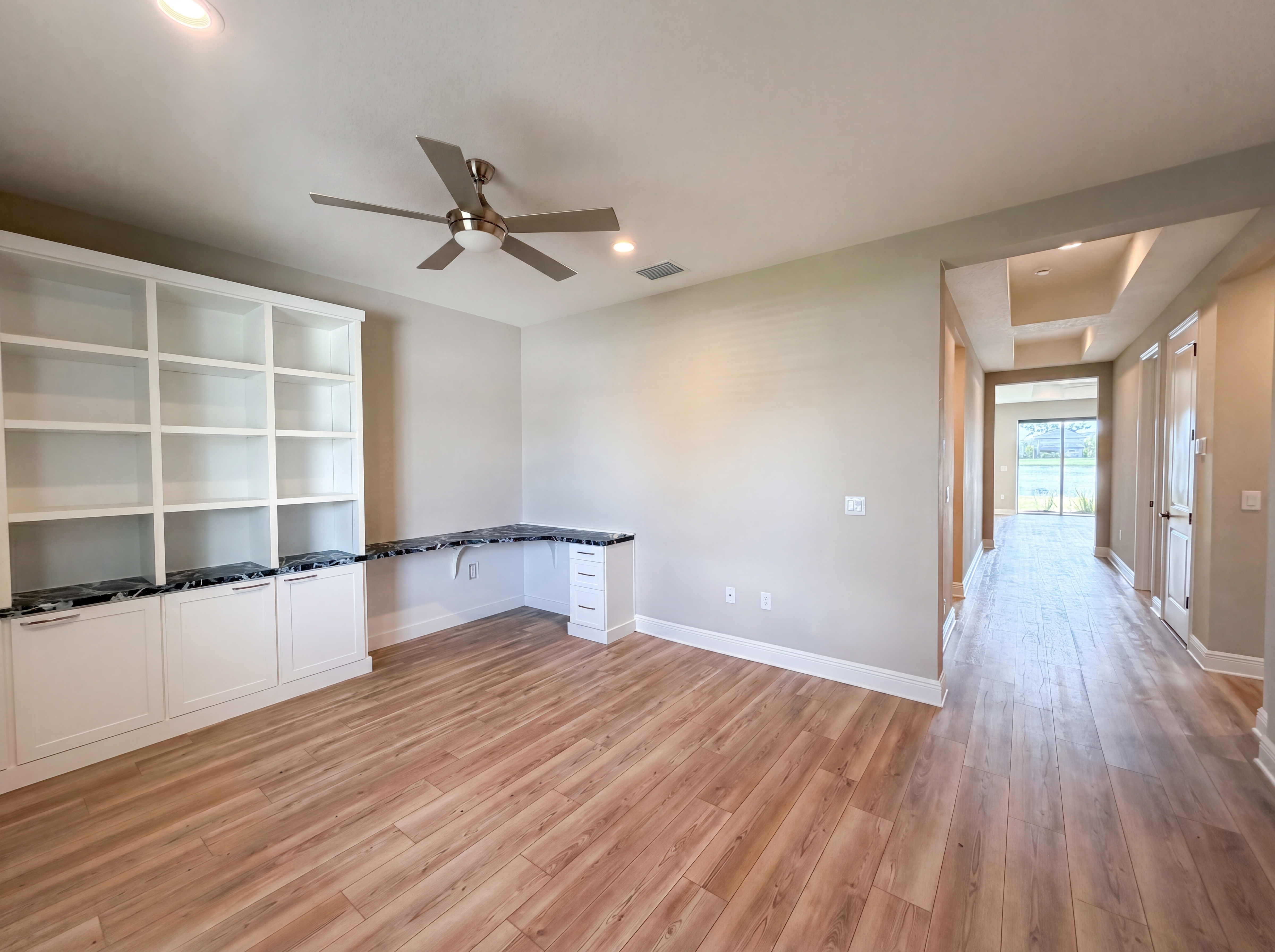 Photo 9 of 34 of 10710 Falling Leaf Ct, Parrish, FL
