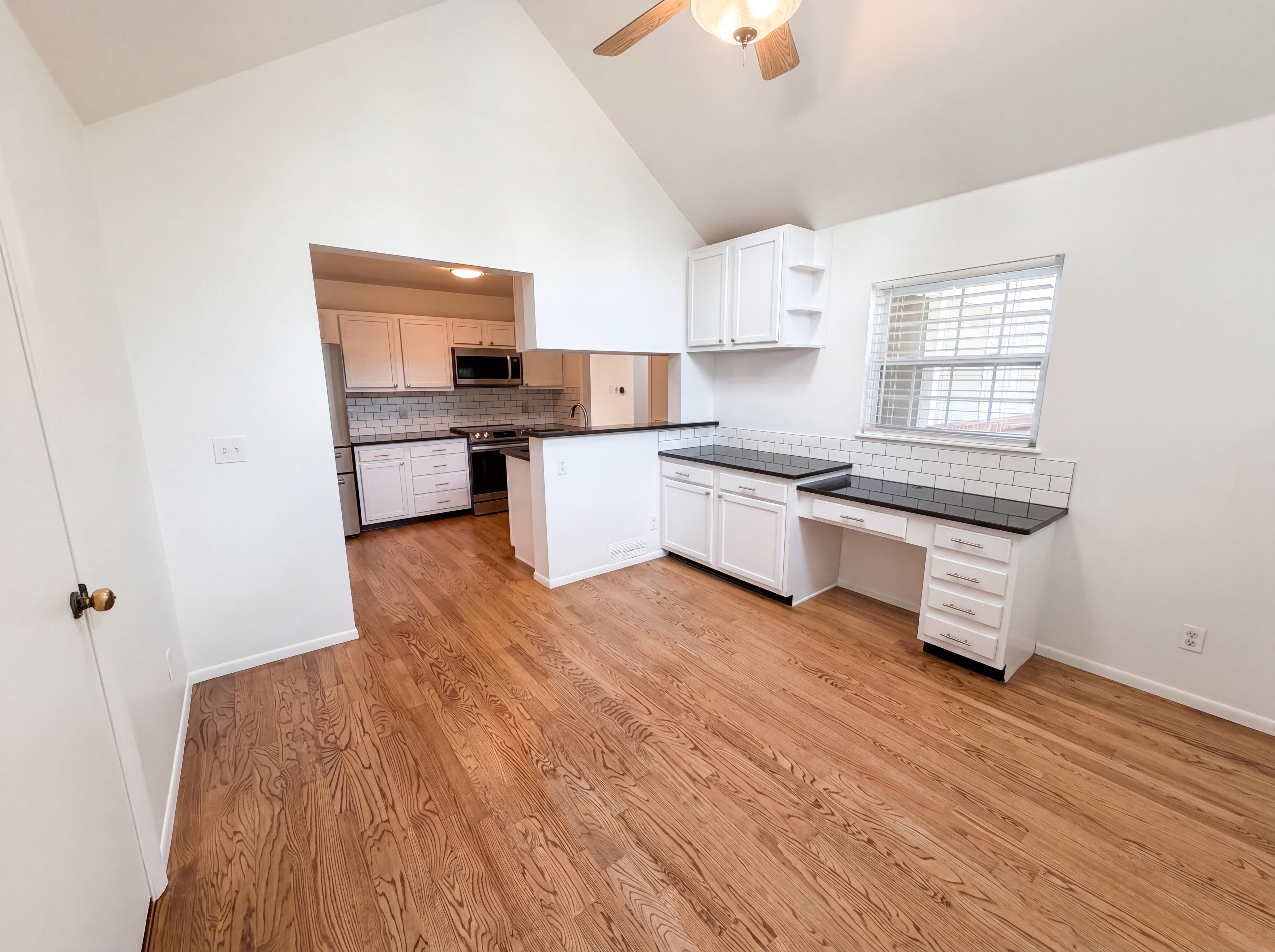 Photo 9 of 33 of 1741 S Krameria Way, Denver, CO