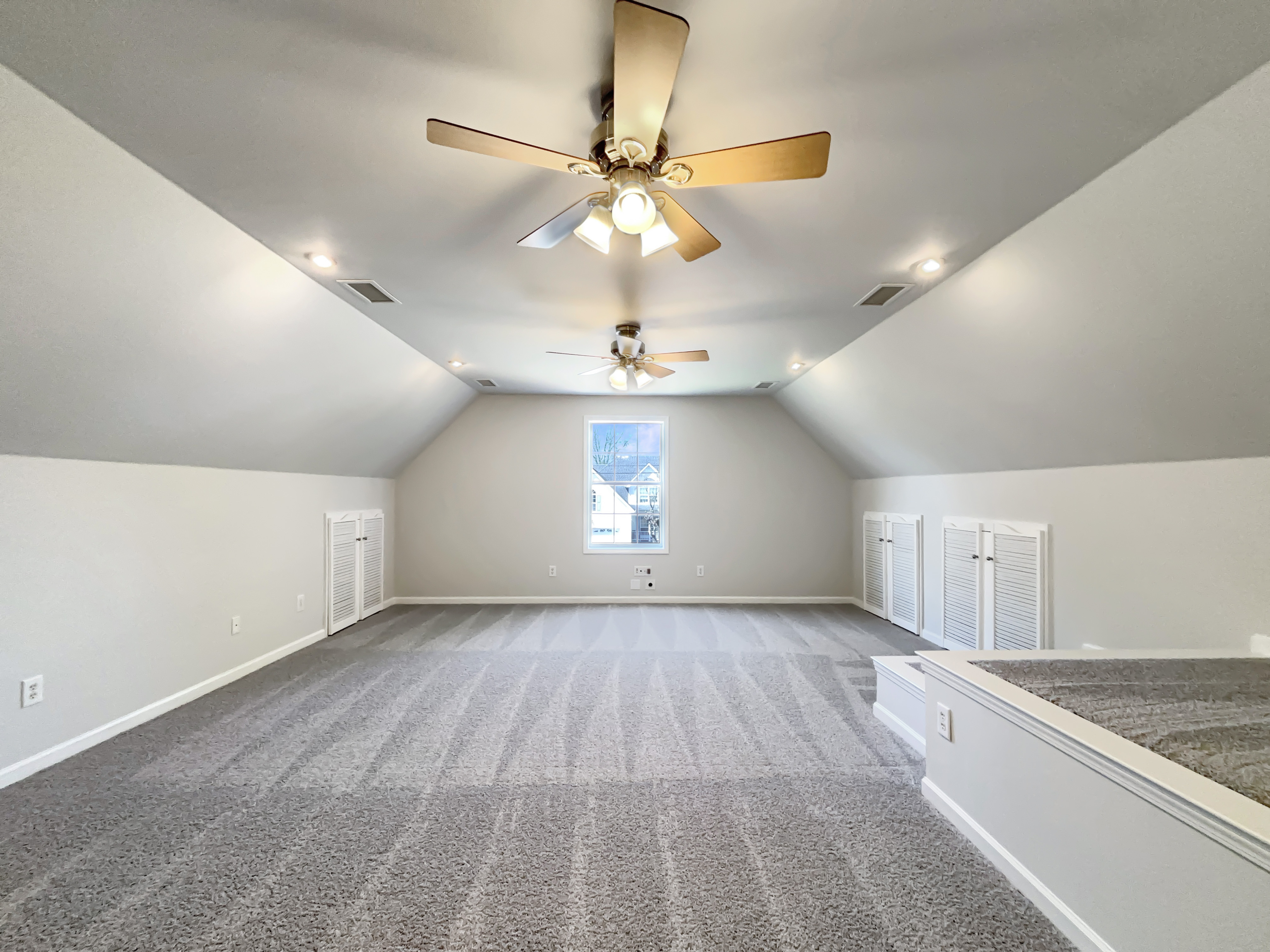 Photo 13 of 21 of 104 Hunterwood Dr, White House, TN