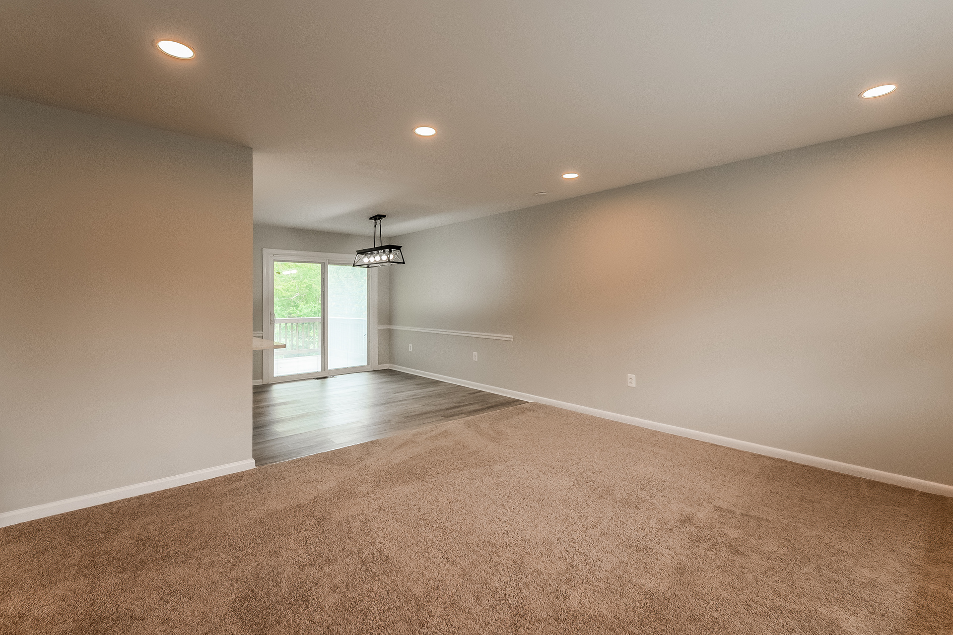 Photo 10 of 22 of 13449 Nascoby Ln, Woodbridge, VA