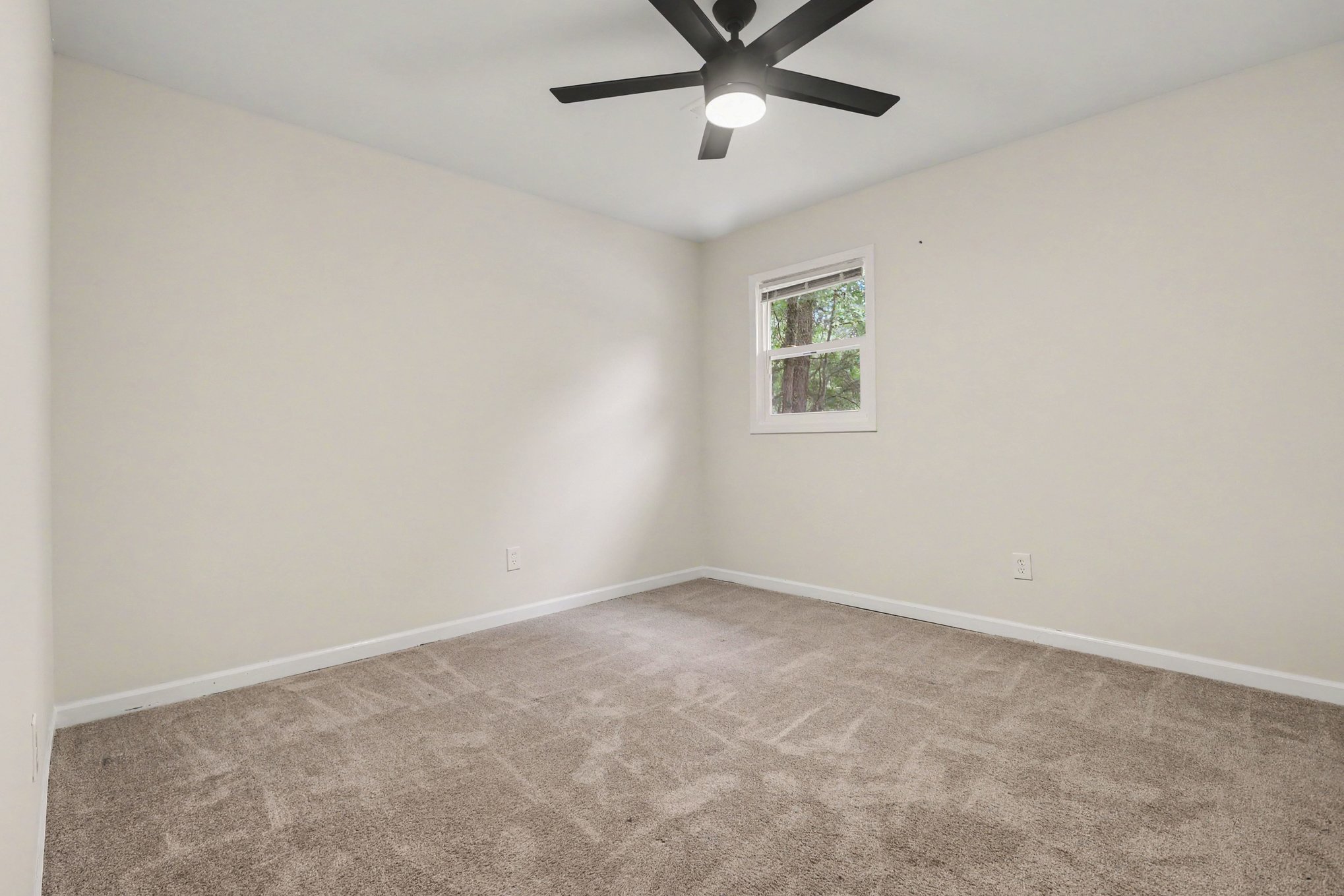 Photo 12 of 20 of 1772 Huntingford Dr, Marietta, GA