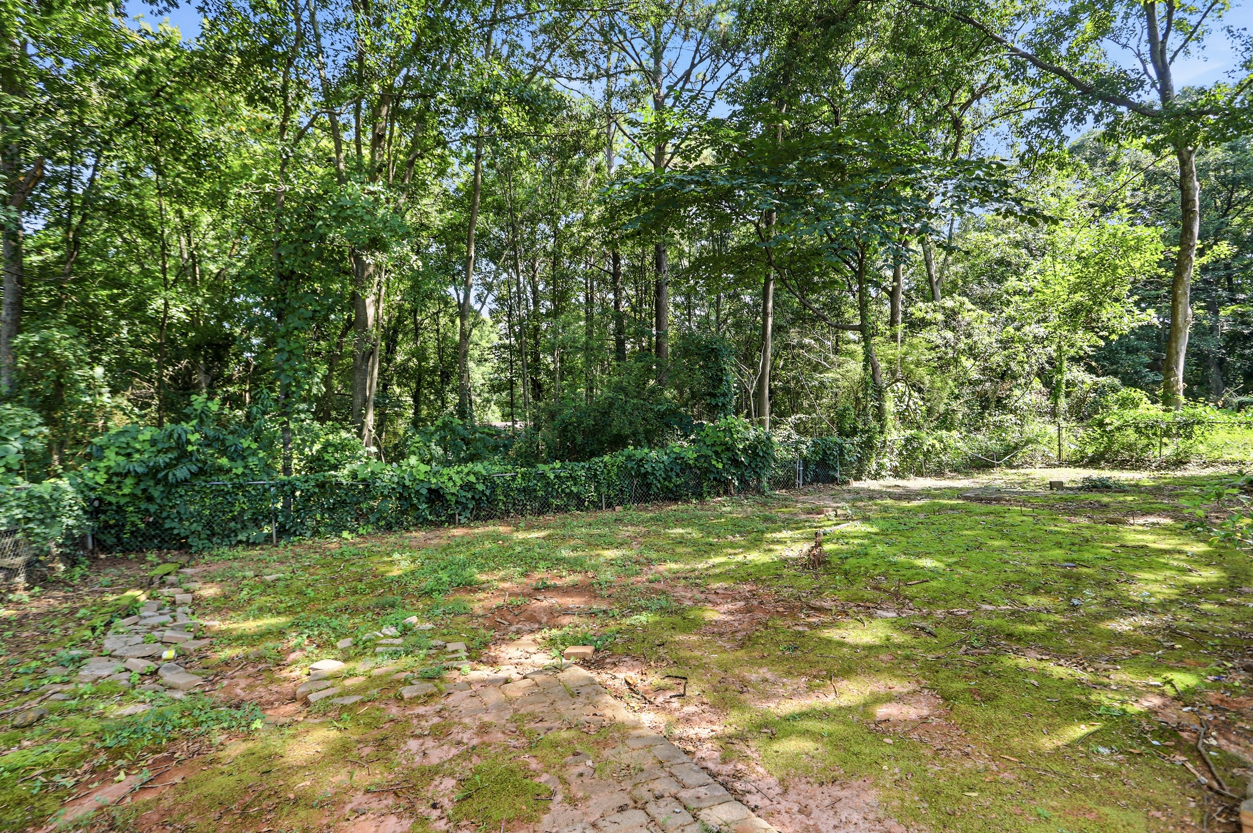 Photo 22 of 27 of 3772 Charlotte Dr, Rex, GA
