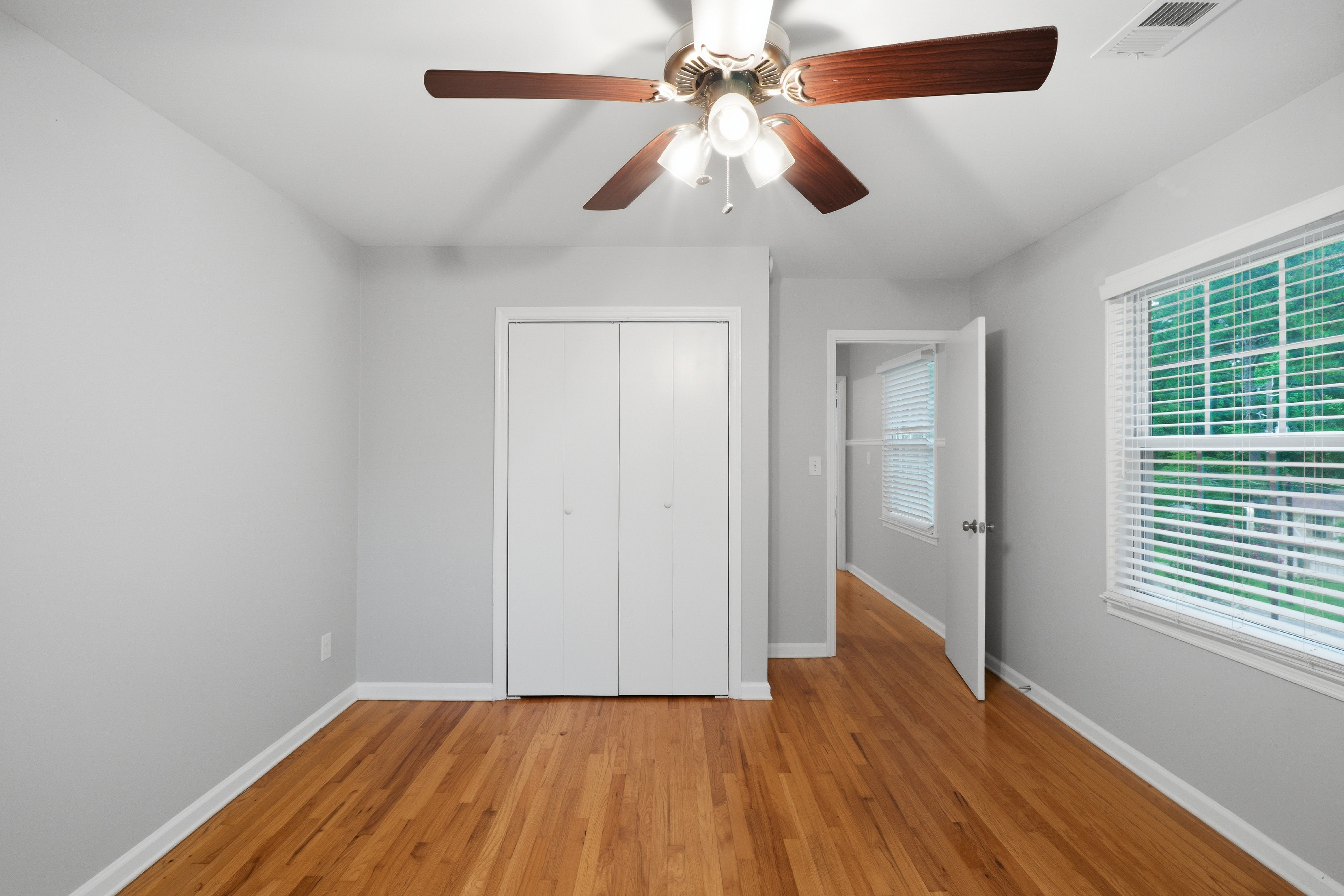 Photo 16 of 35 of 1604 Drayton Woods Dr, Tucker, GA