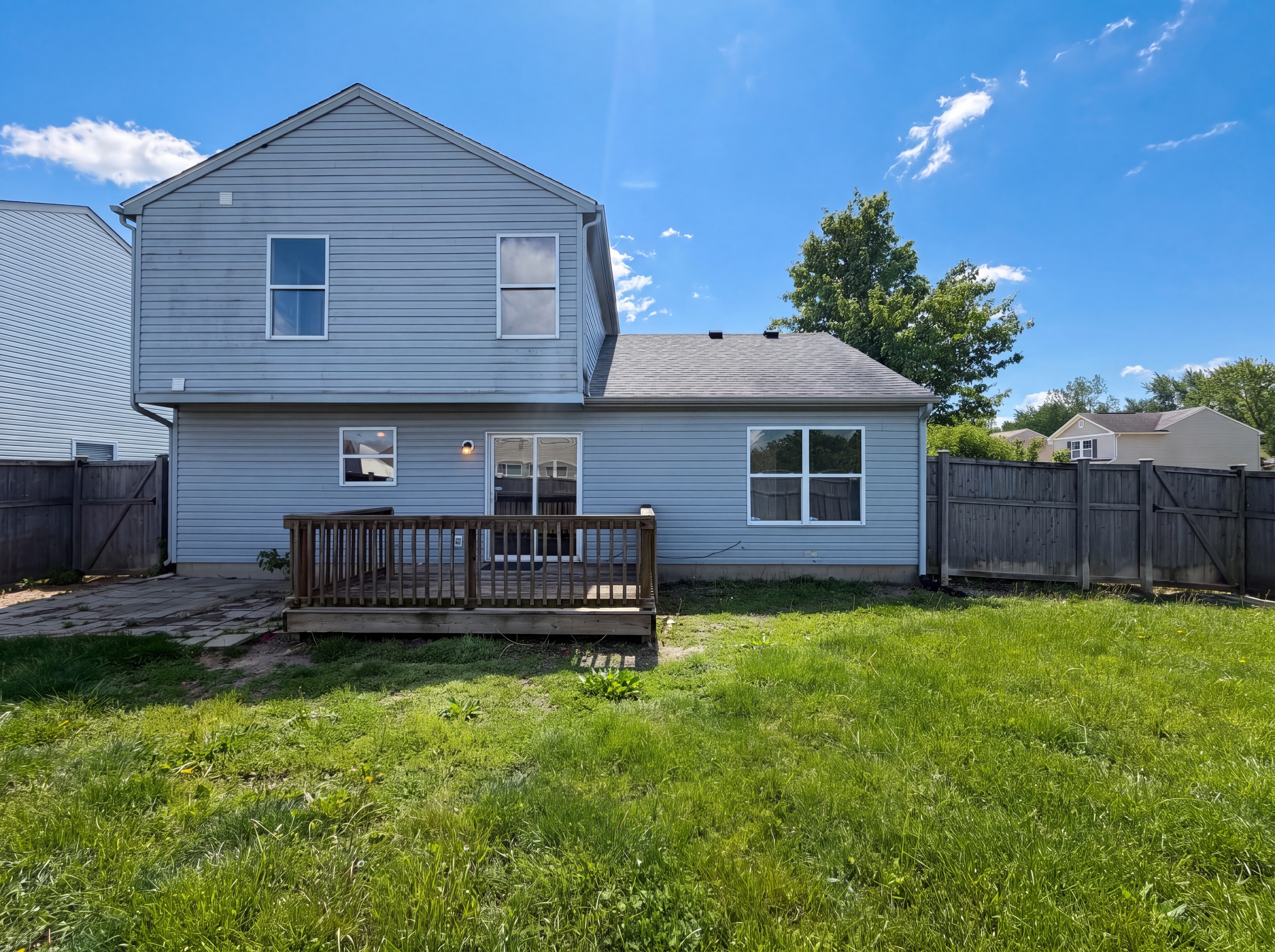 Photo 5 of 22 of 4322 Rhapsody Ln, Indianapolis, IN