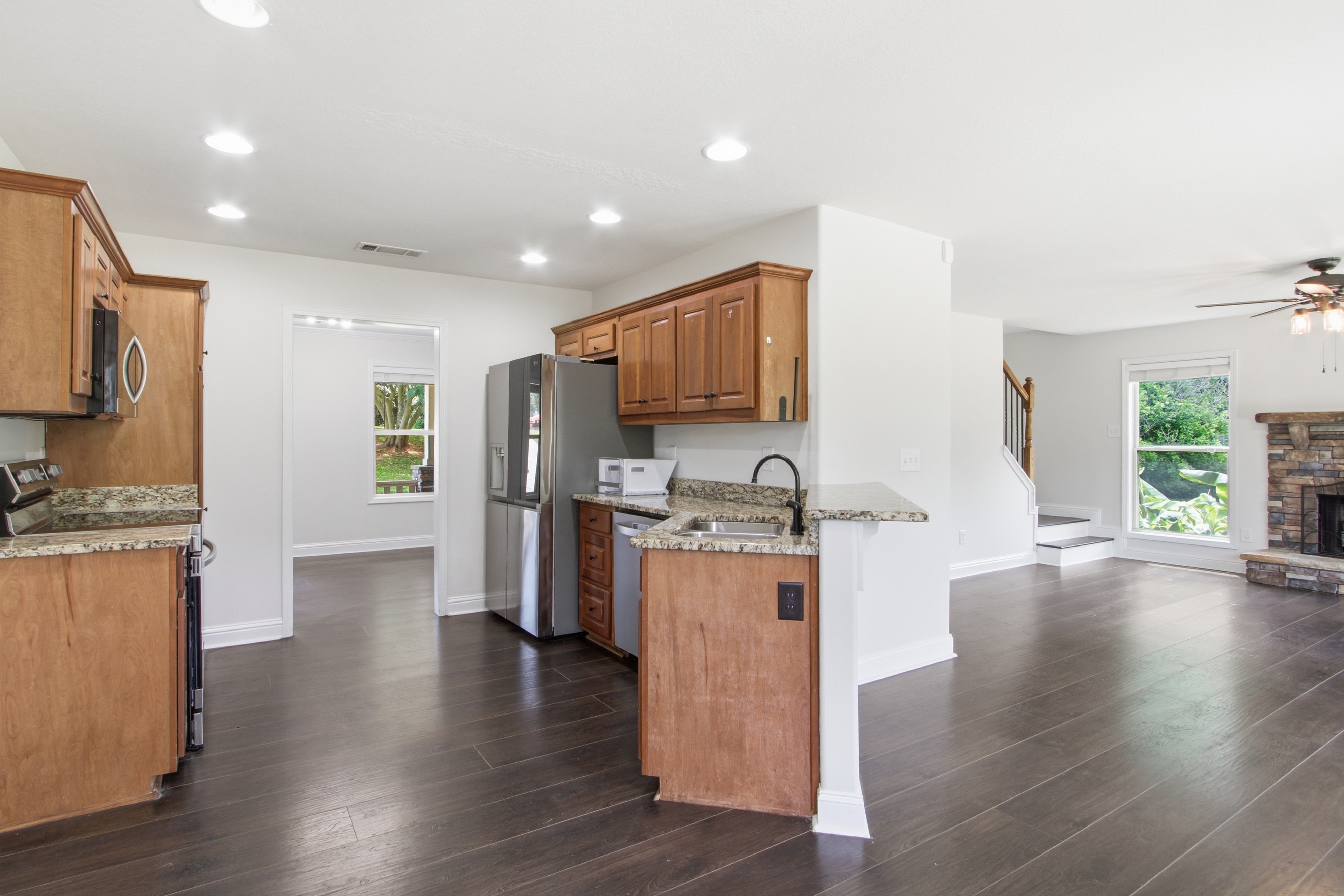 Photo 18 of 42 of 454 Woodbriar Dr, Jefferson, GA