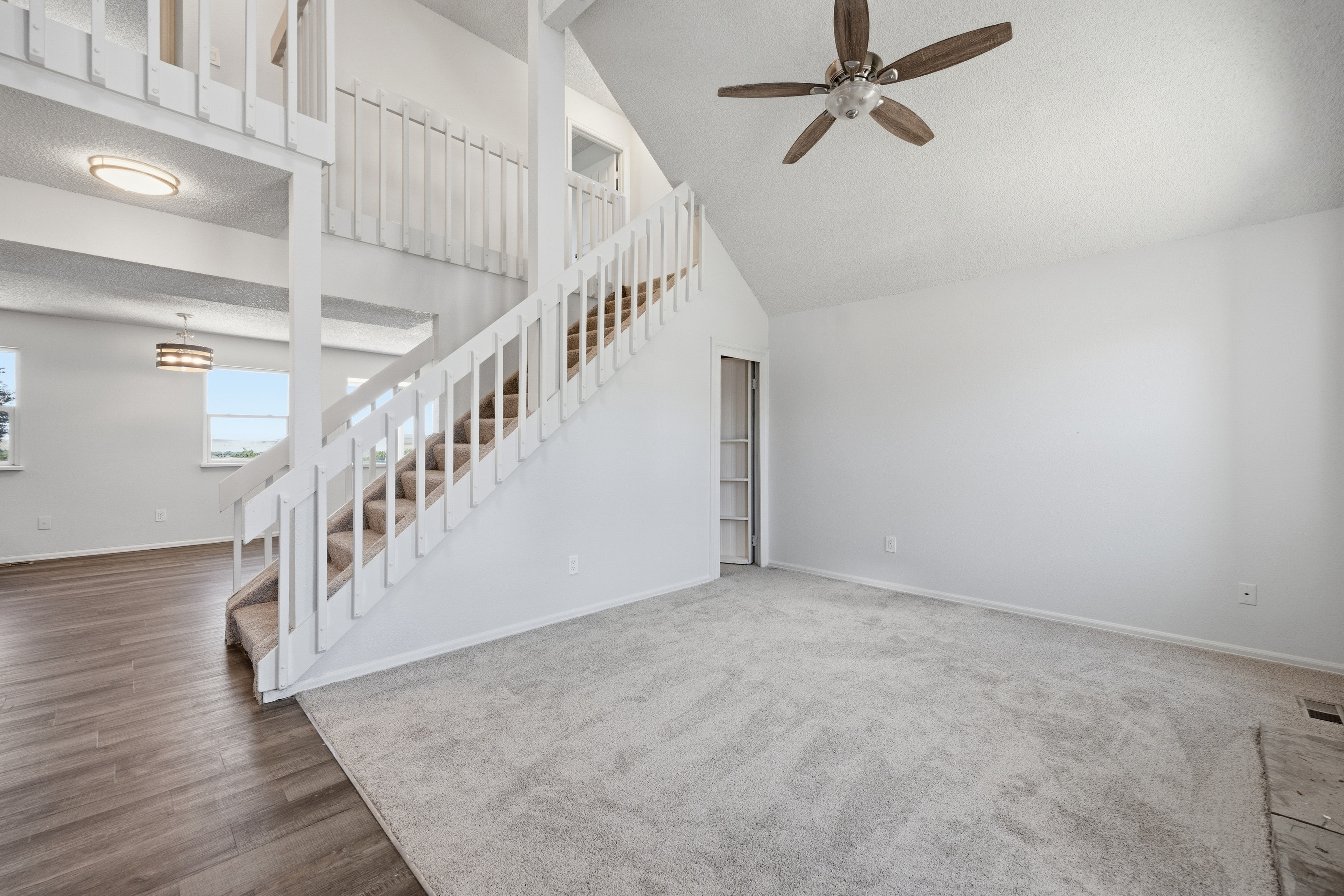 Photo 7 of 39 of 4571 Sunnyhill Dr, Colorado Springs, CO