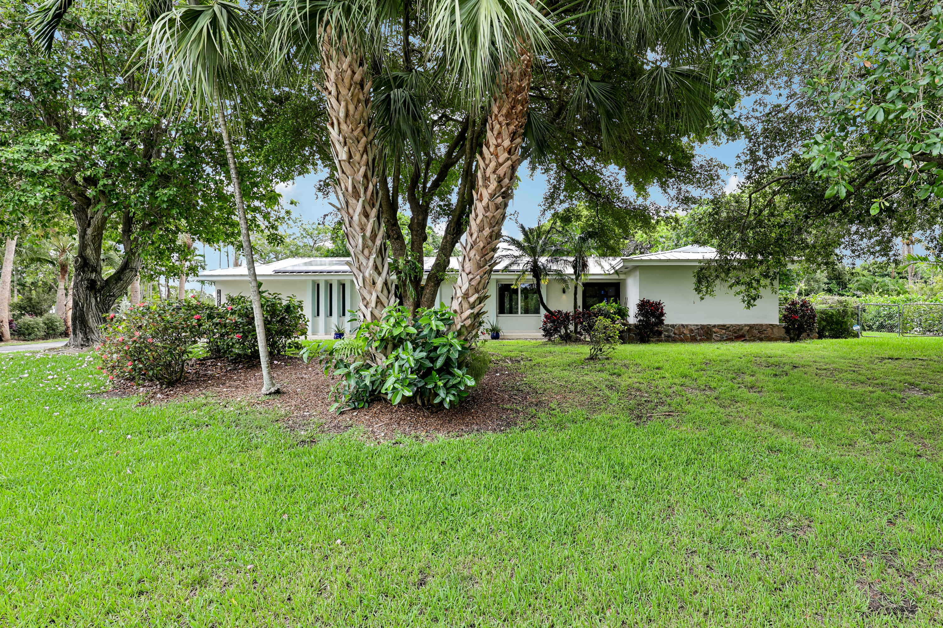 Photo 36 of 48 of 14851 SW 69th Ct, Palmetto Bay, FL
