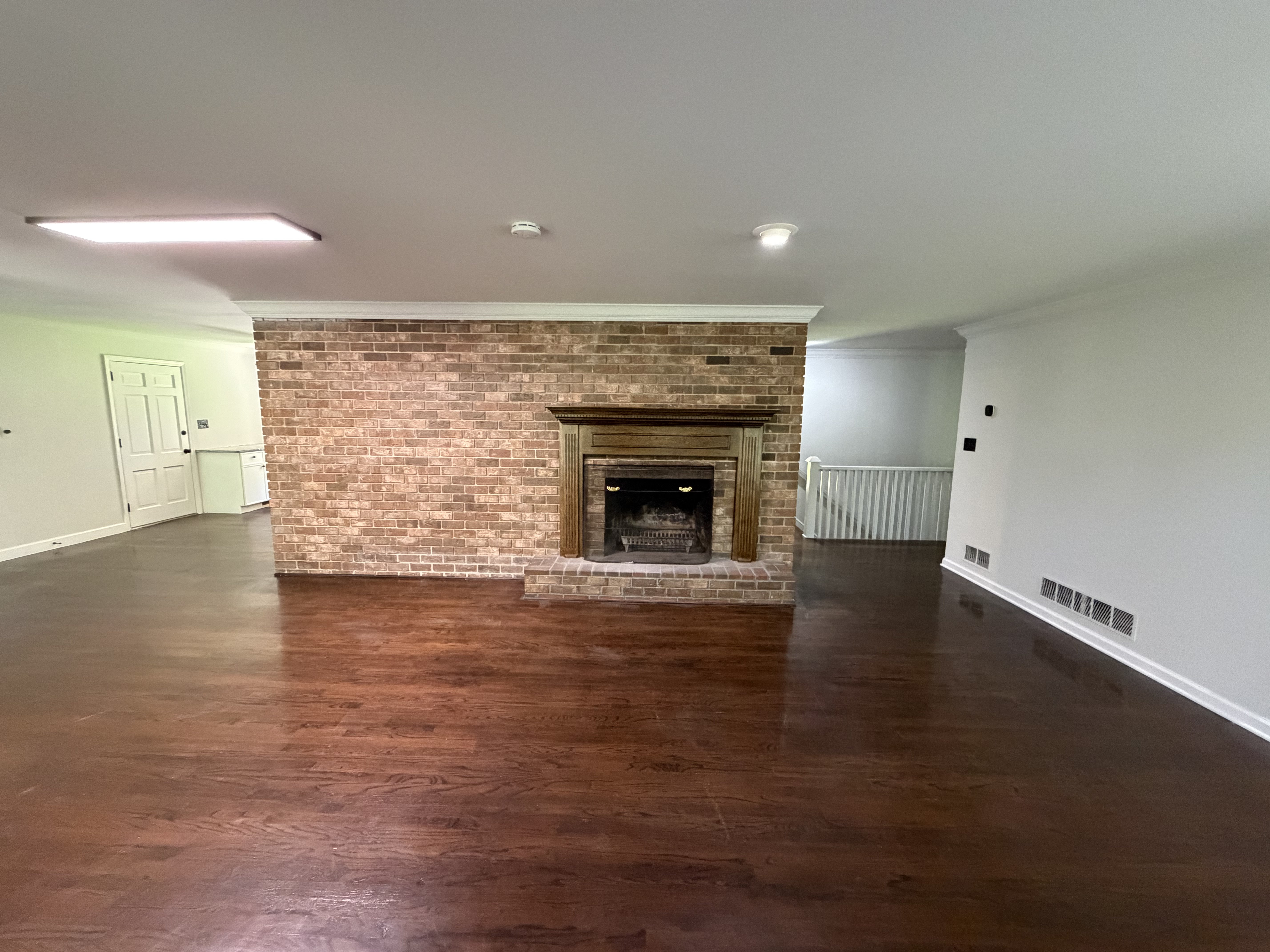 Photo 12 of 39 of 210 Lakeview Dr, Seneca, SC