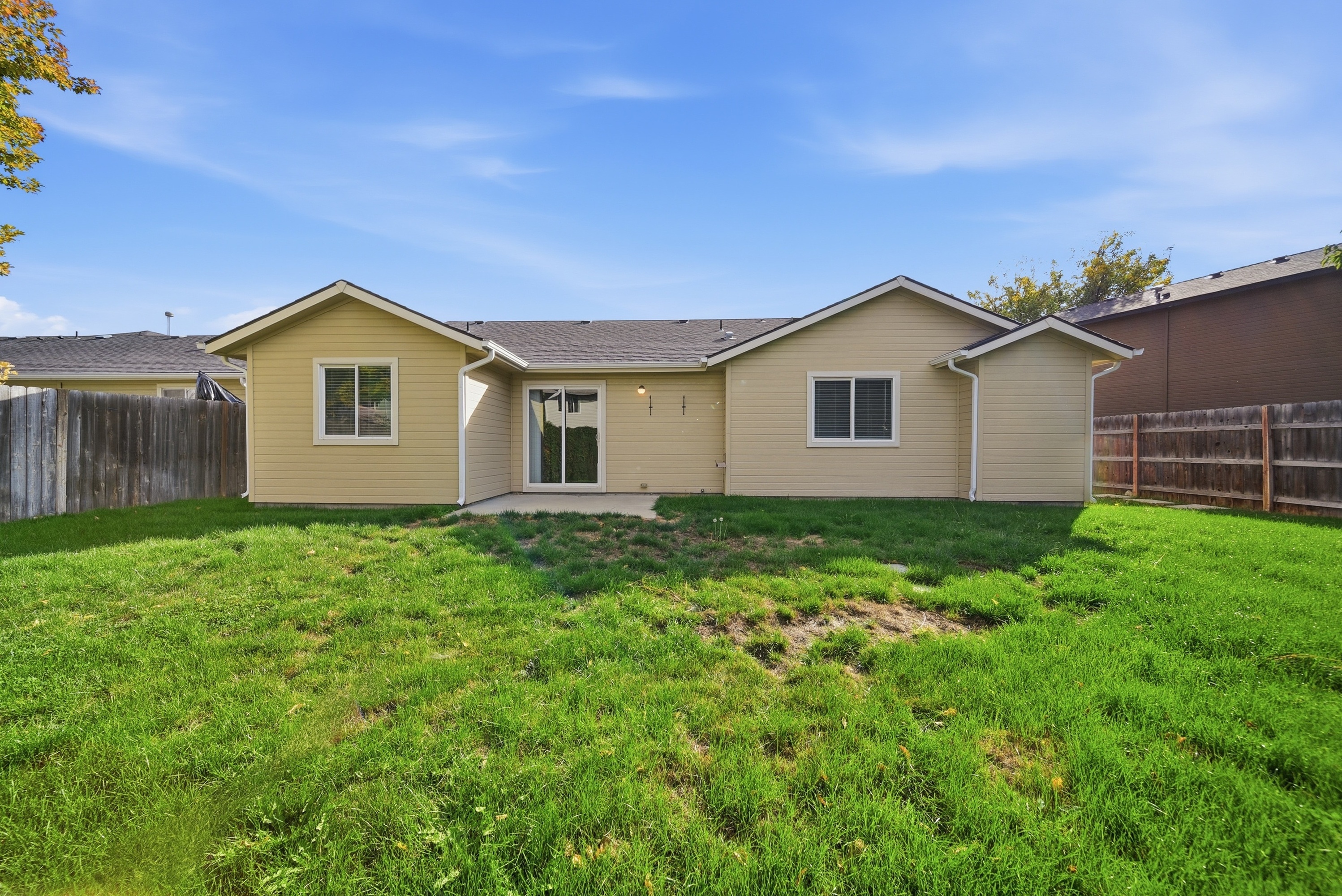 Photo 5 of 28 of 2059 N Eureka Ave, Meridian, ID