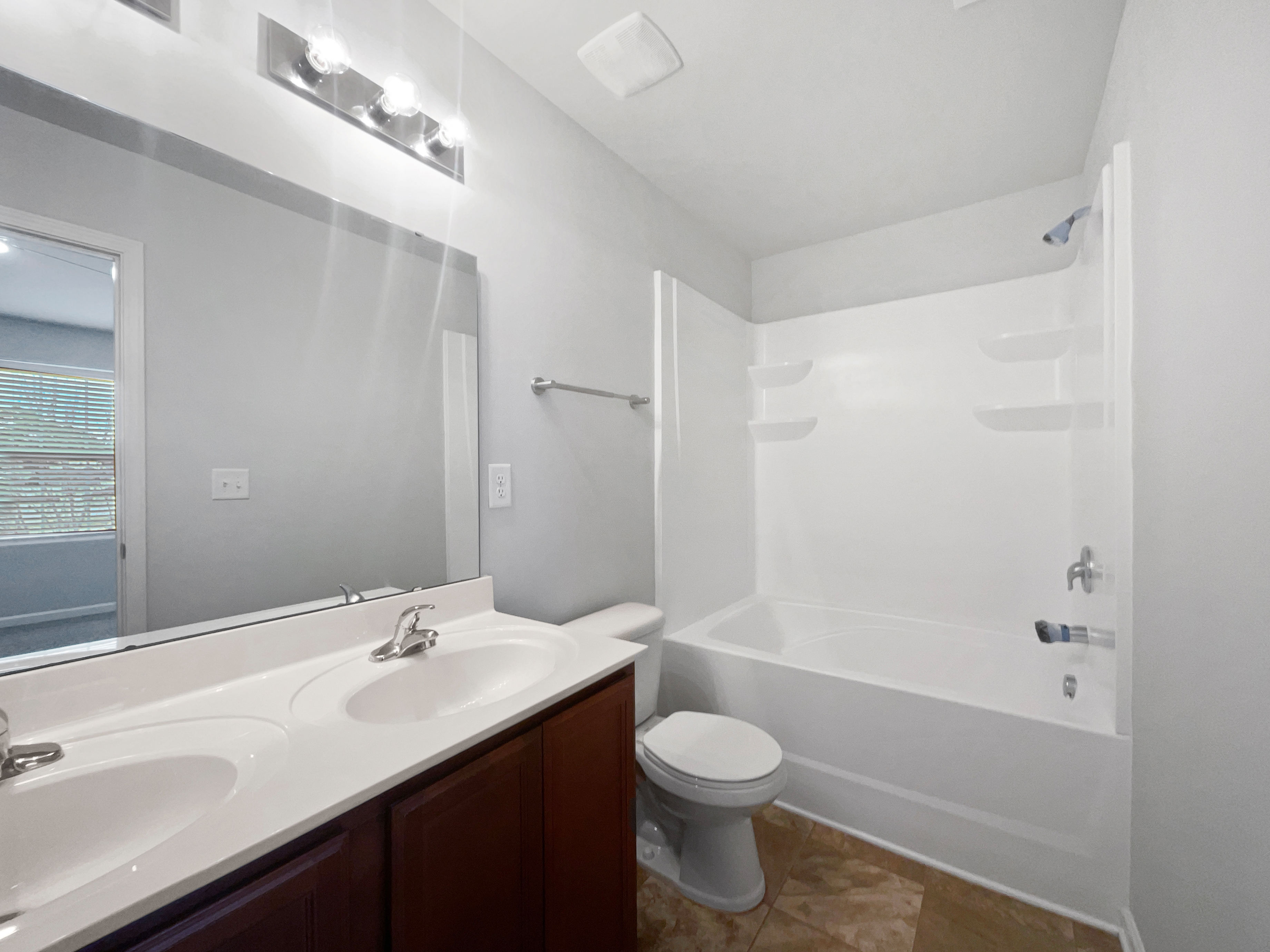 Photo 10 of 17 of 324 Valerie Dr, Lincolnton, NC
