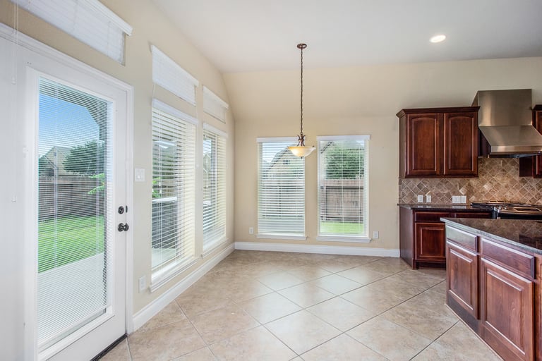 Photo 6 of 17 - 6433 Delta Crossing Ct, Rosenberg, TX 77471