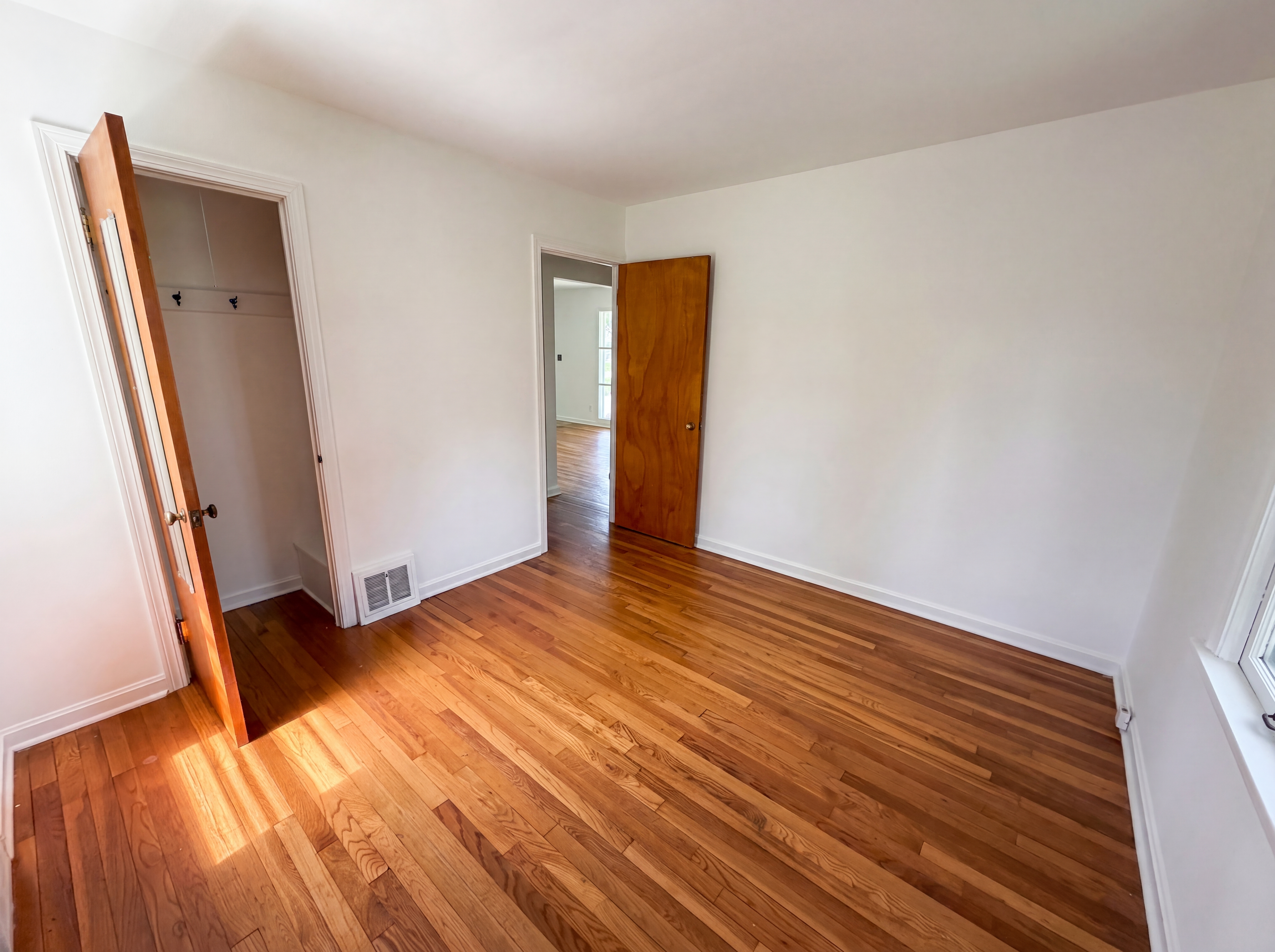 Photo 12 of 21 of 1064 Munroe Falls Kent Rd, Kent, OH
