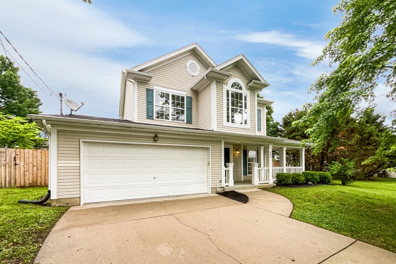 Property photo 1 of 204 Hallford Pl