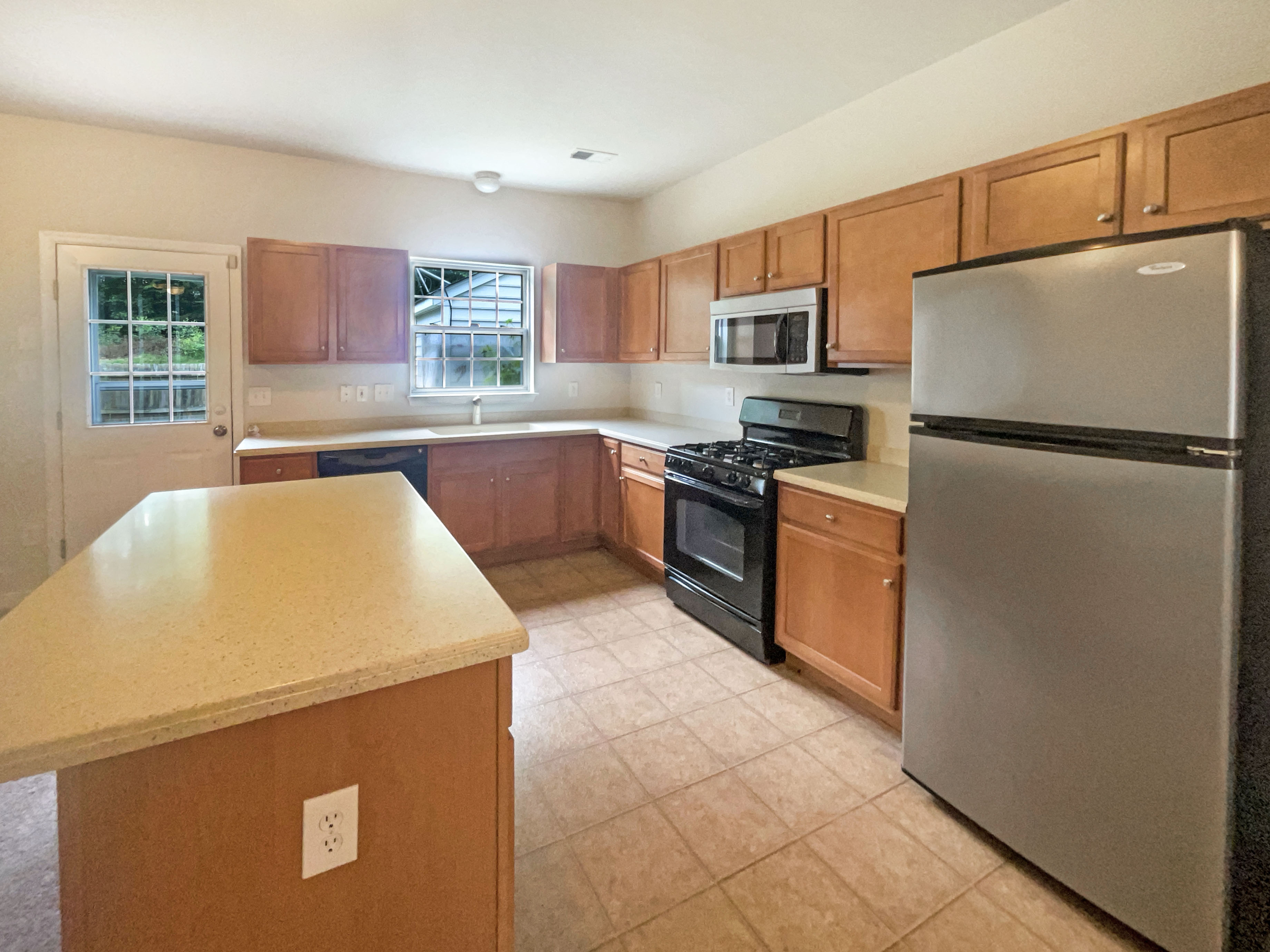 Photo 6 of 22 of 4116 Dominion Townes Cir, Richmond, VA
