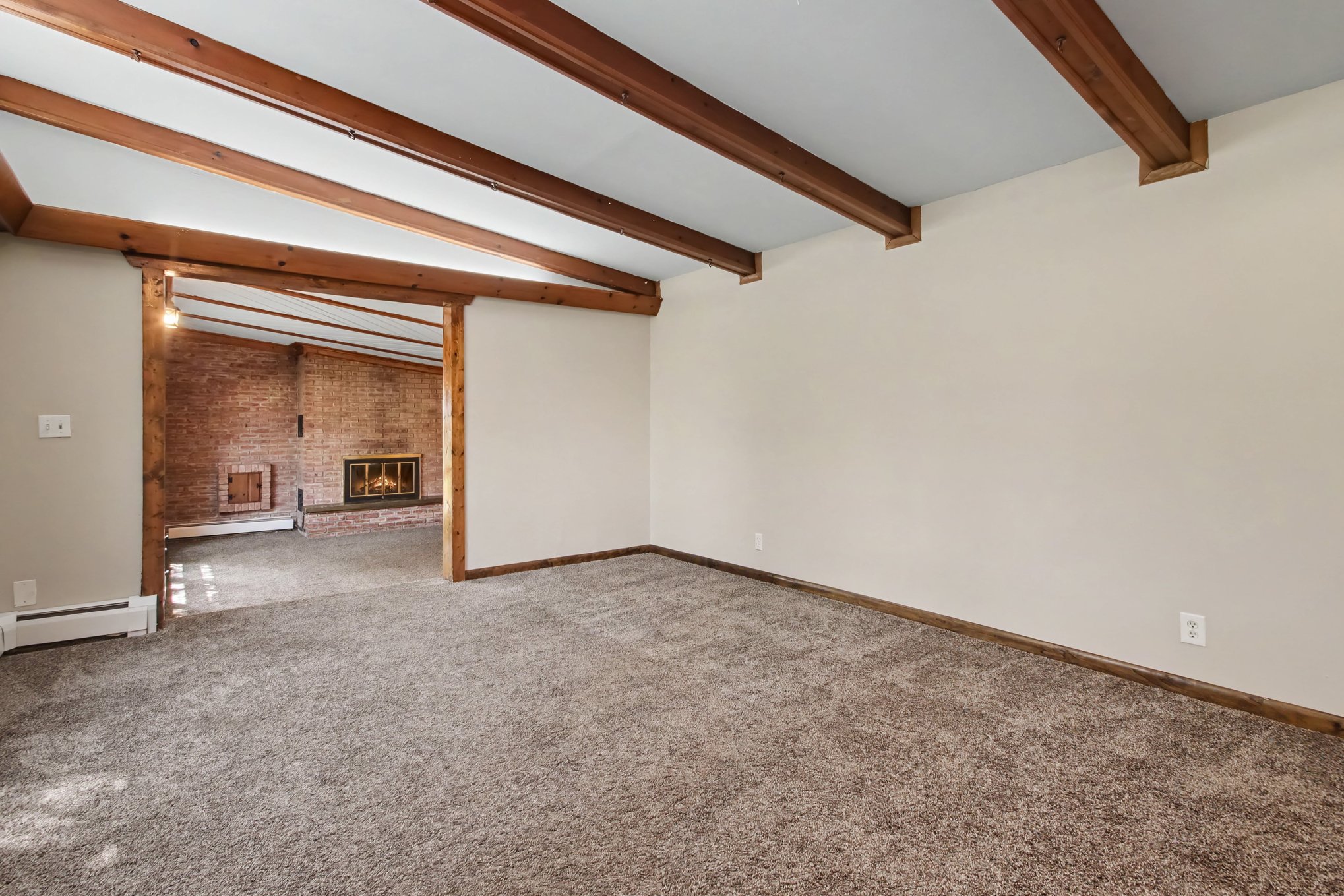 Photo 9 of 23 of 7800 W Sharpe Rd, Fowlerville, MI