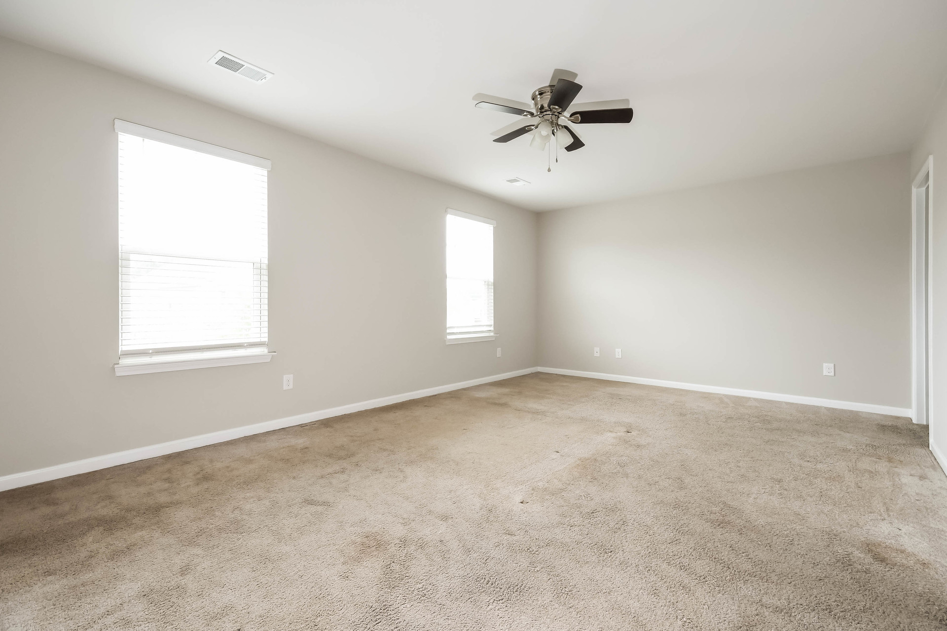 Photo 8 of 18 of 402 Bering Ln, Summerville, SC