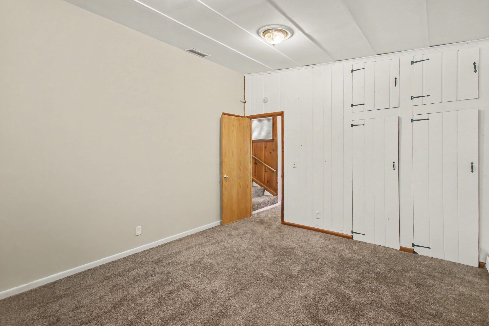 Photo 13 of 23 of 7800 W Sharpe Rd, Fowlerville, MI