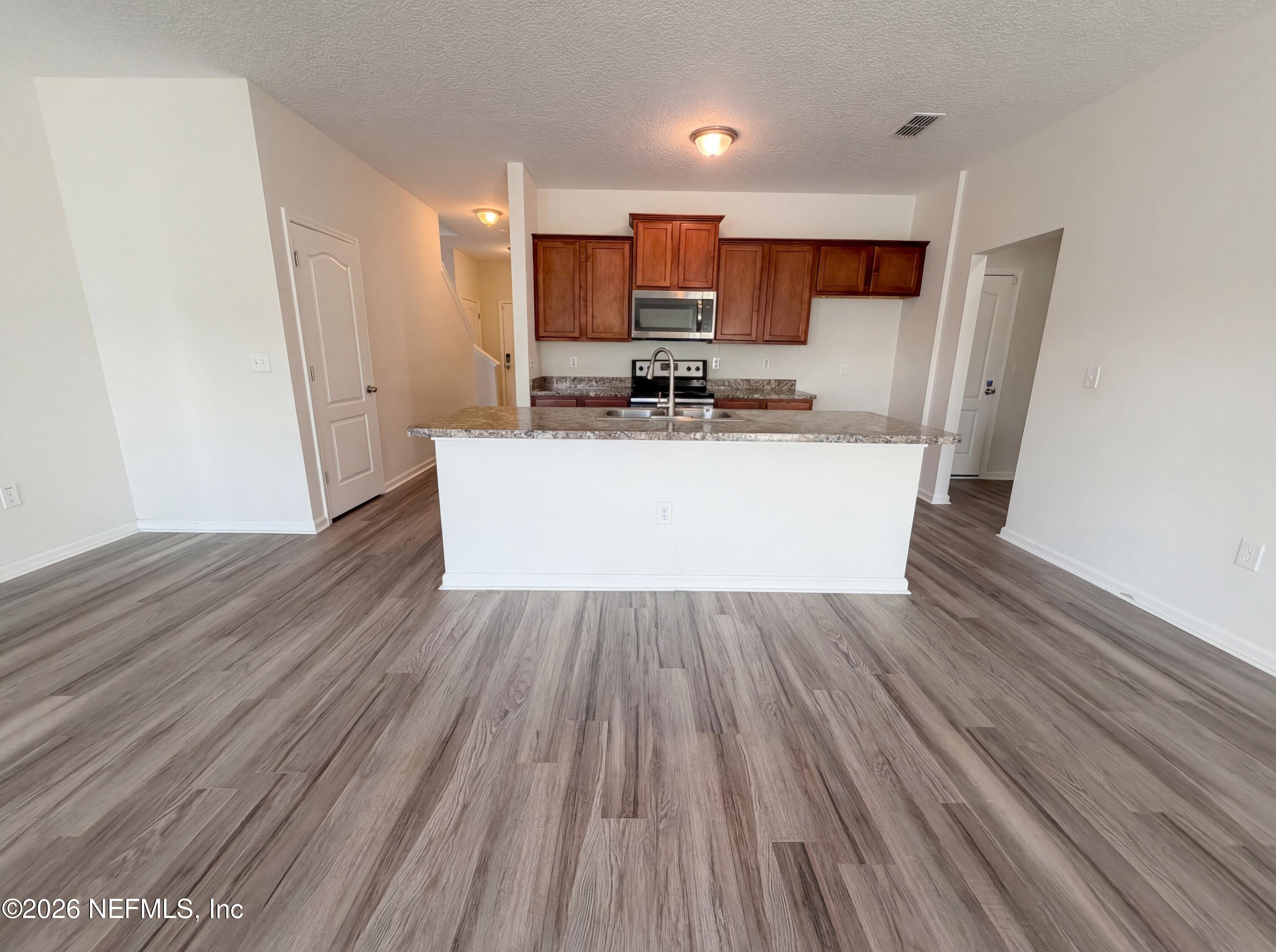 Photo 6 of 21 of 8592 Dylan Michael Dr, Jacksonville, FL