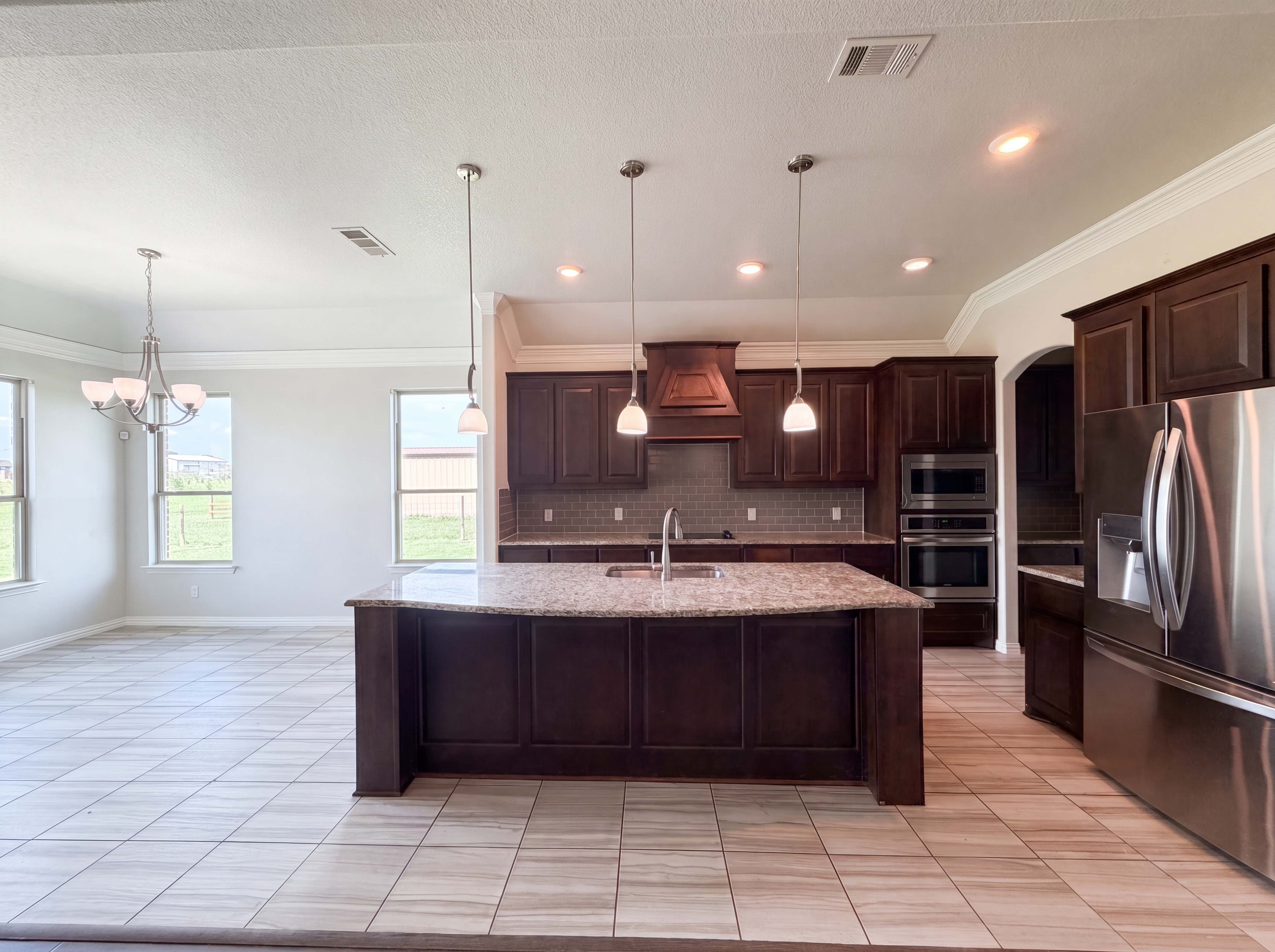 Photo 2 of 26 of 13904 Prairie Vista Ln, Ponder, TX