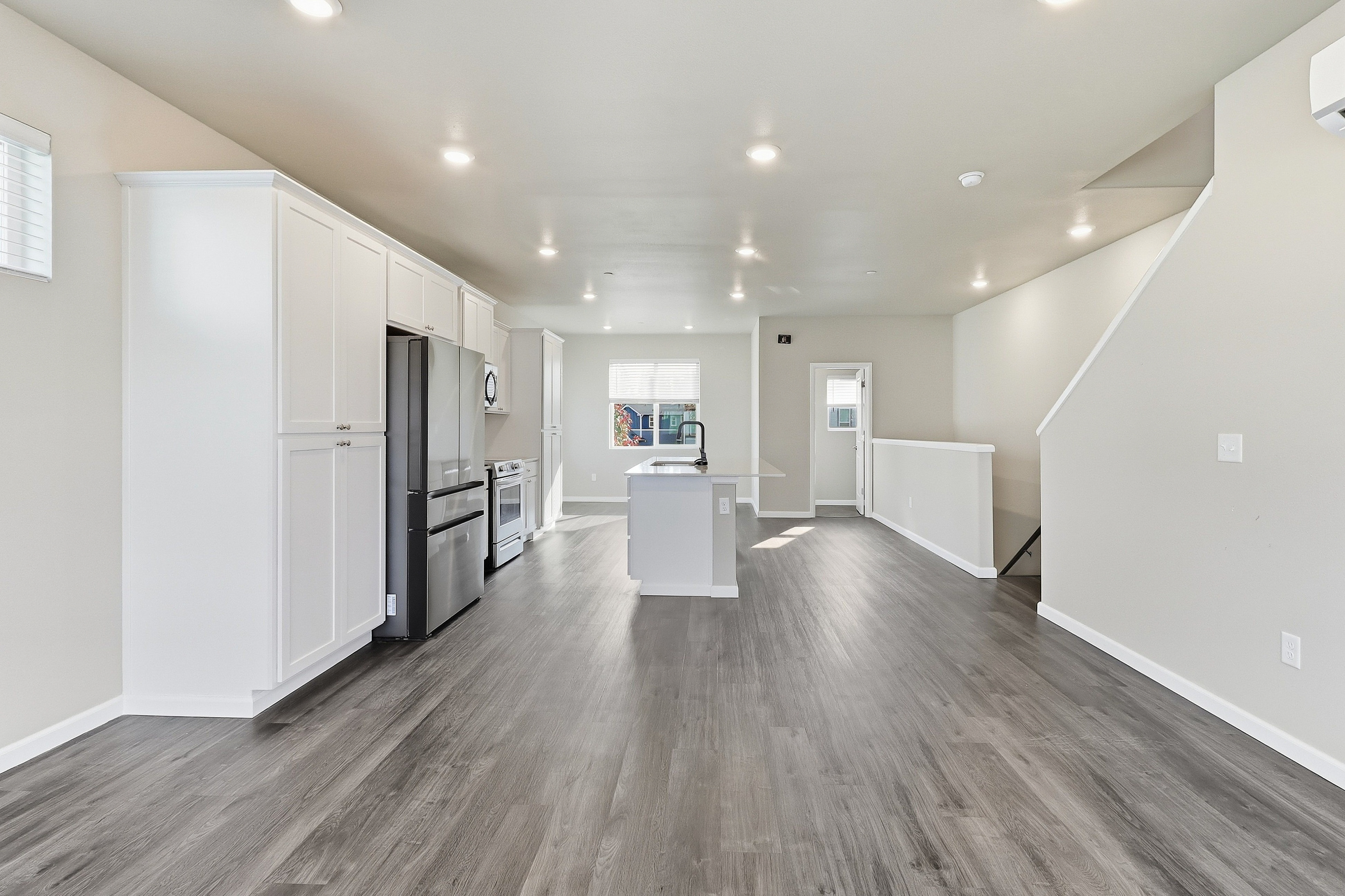 Photo 3 of 36 of 22998 SE Cherry St, Black Diamond, WA
