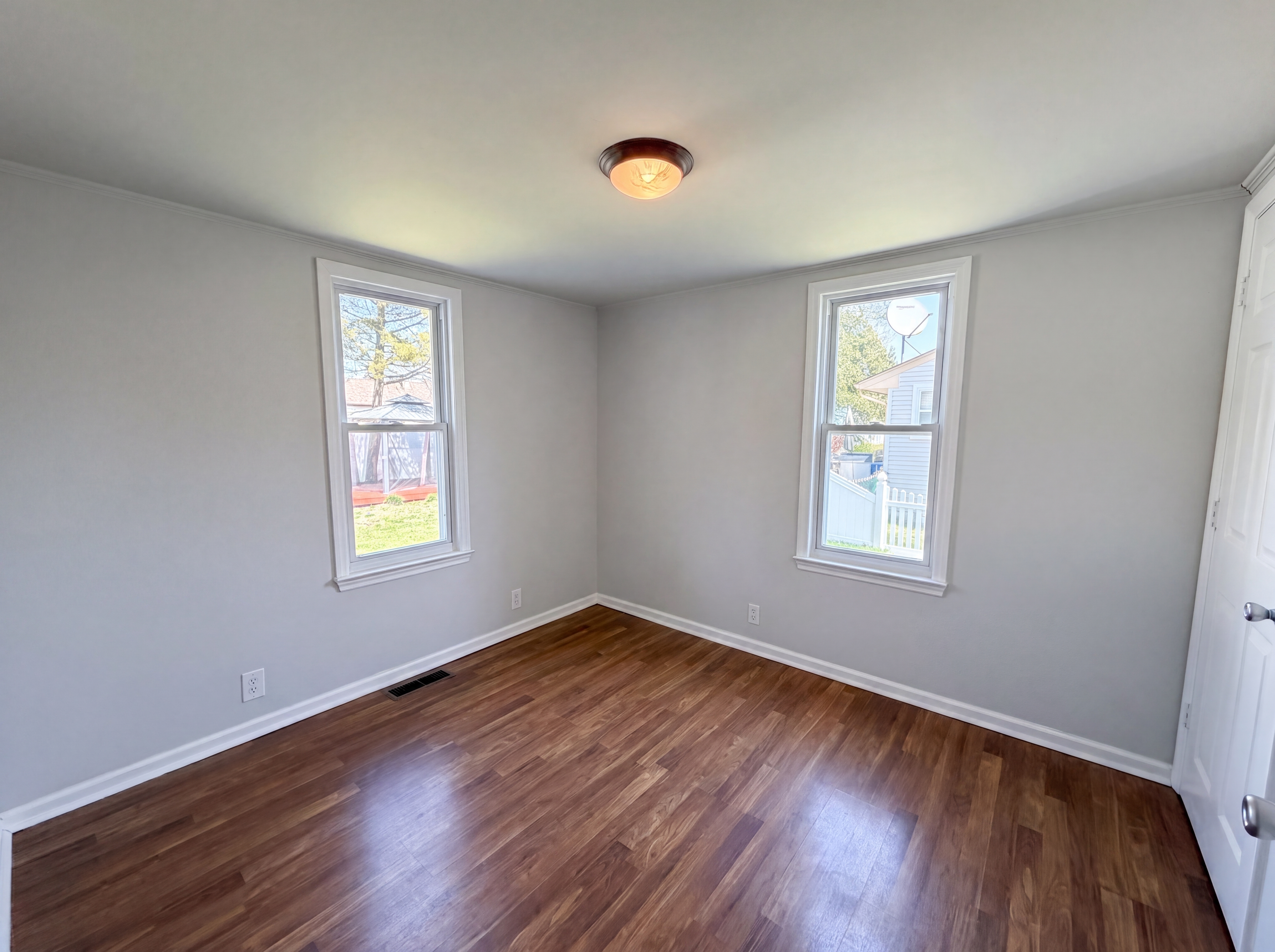 Photo 8 of 26 of 1760 Cedarwood Dr, Piscataway, NJ