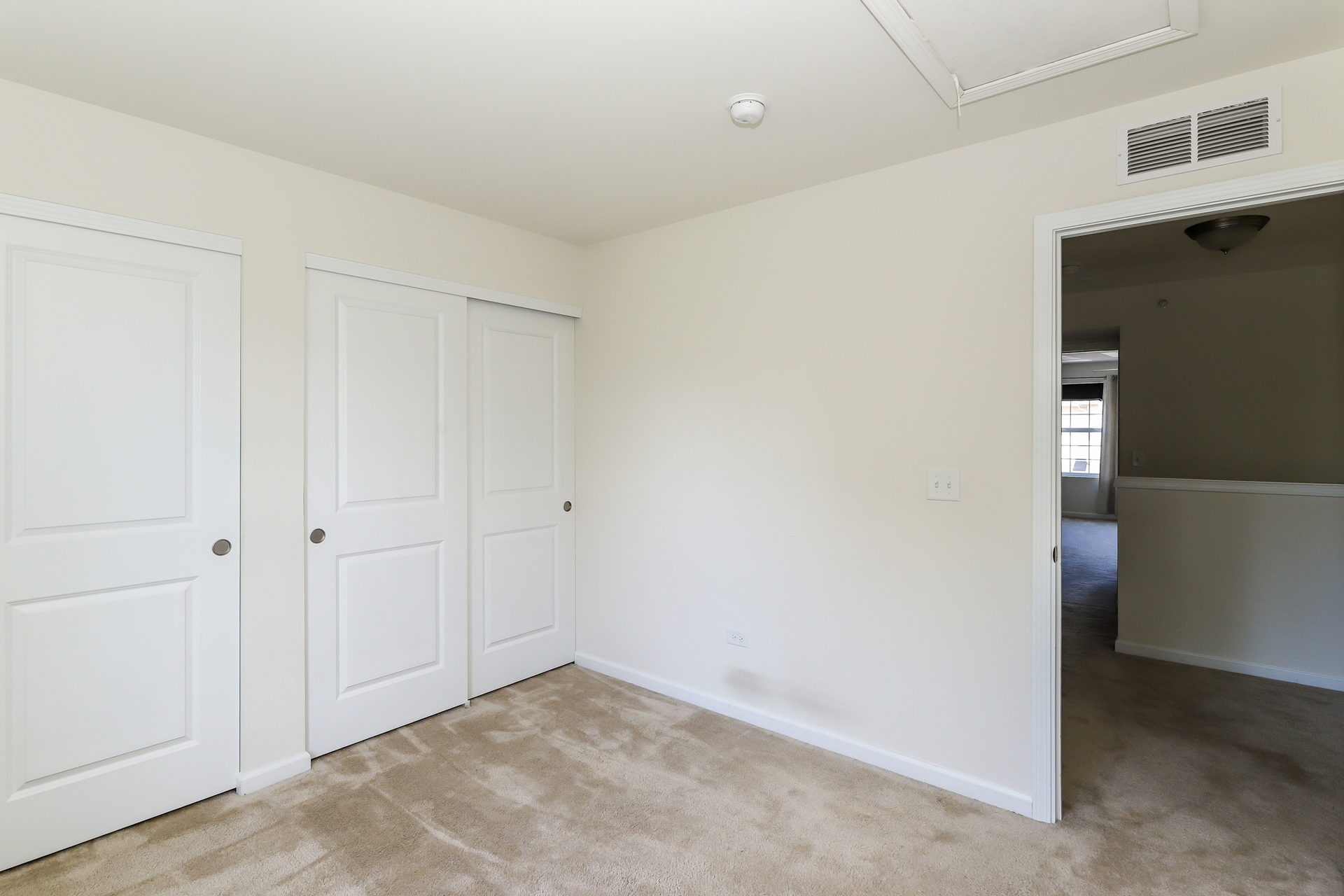 Photo 12 of 21 of 1437 Crimson Ln, Yorkville, IL