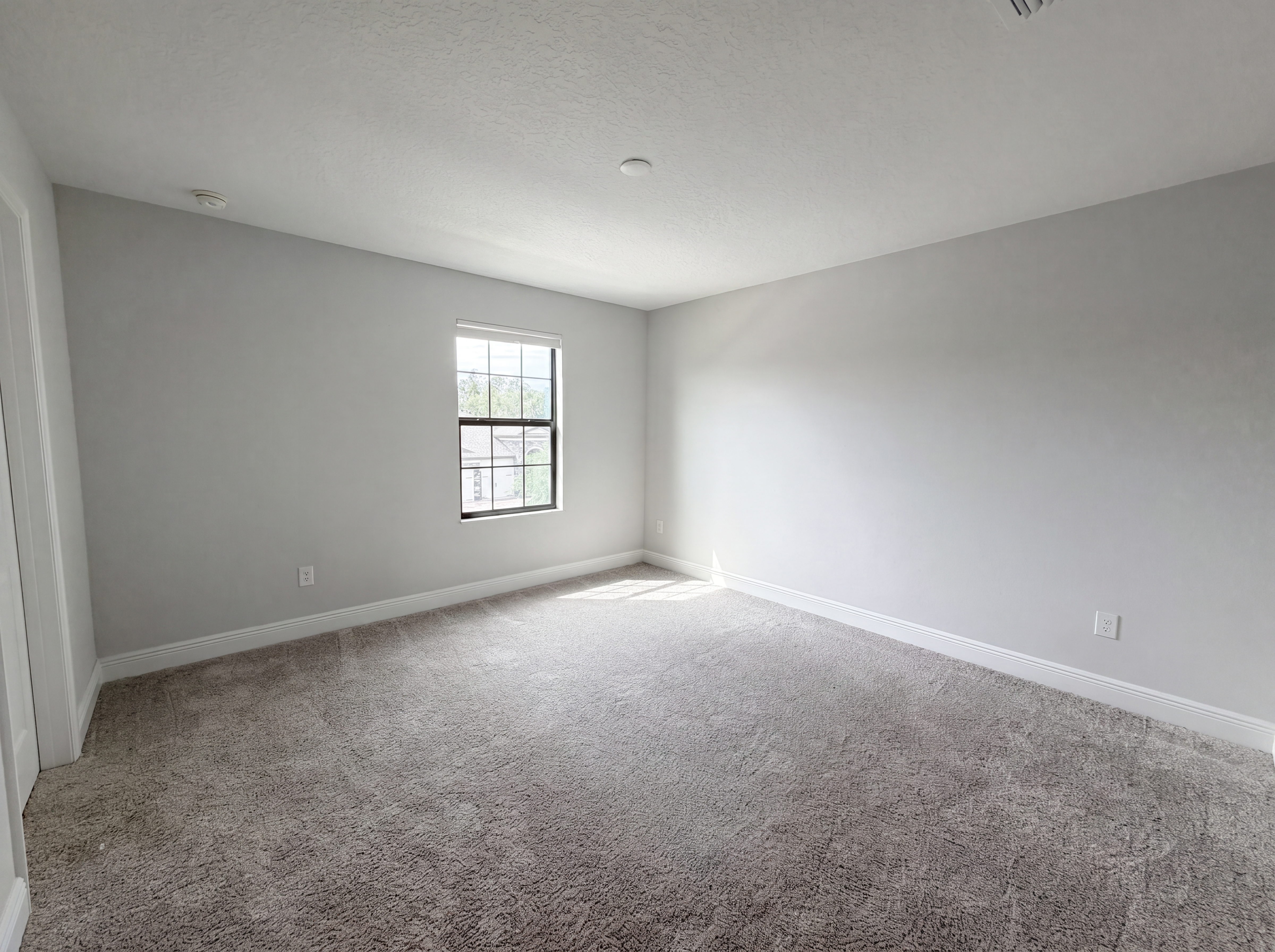Photo 16 of 25 of 13176 Twin Bridges Dr, Riverview, FL