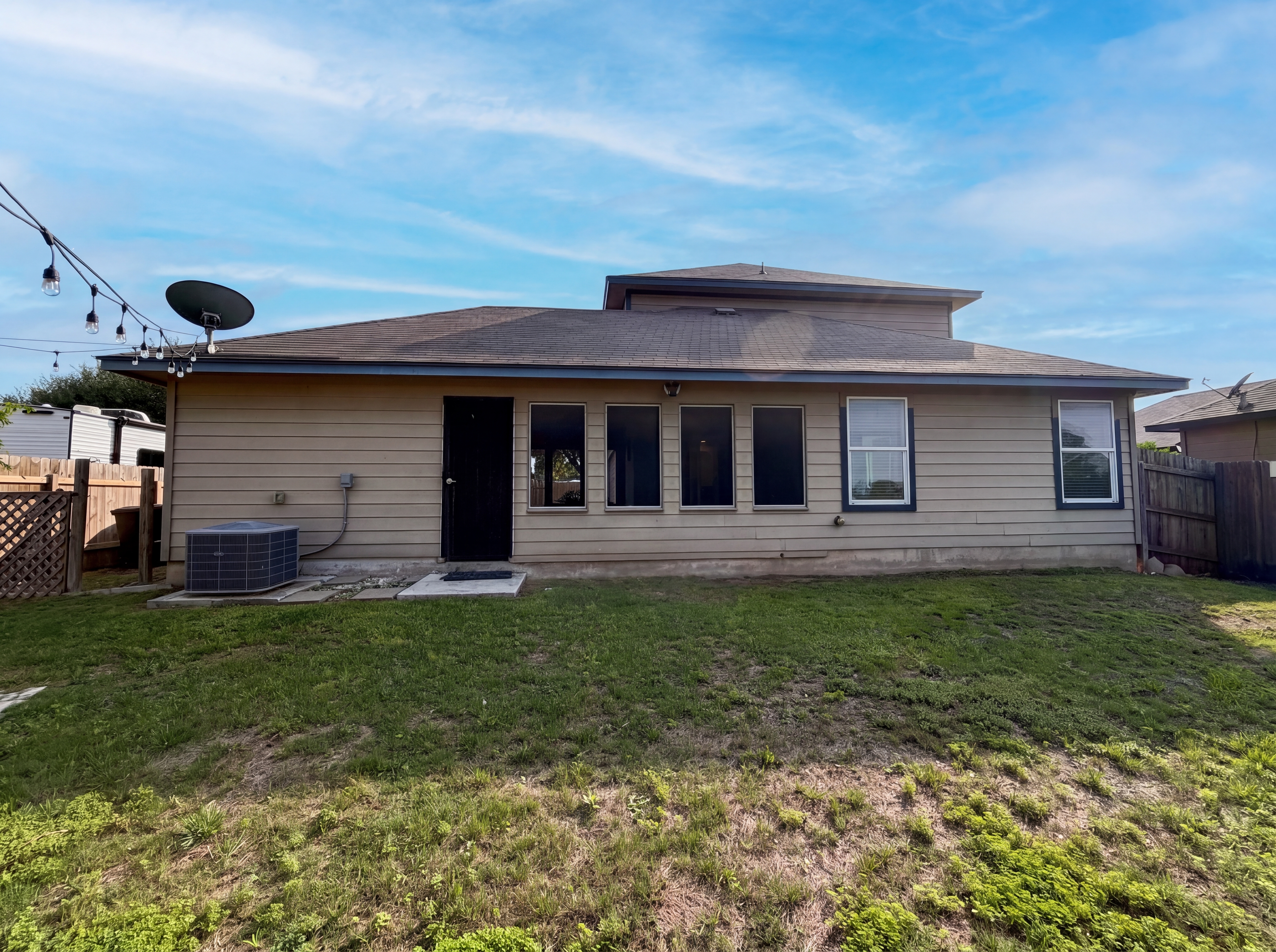 Photo 5 of 17 of 1108 Wind Haven Dr, New Braunfels, TX