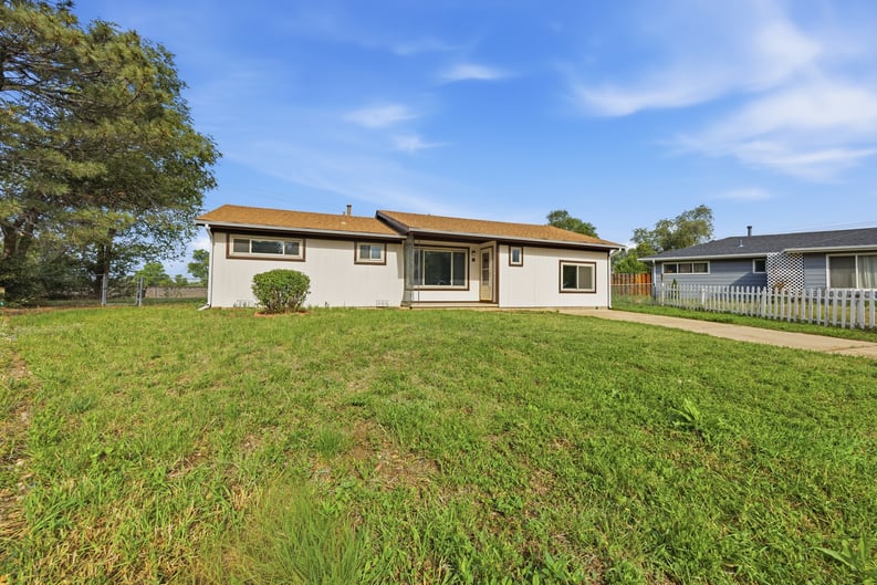 Property photo 1 of 72 Doris Dr