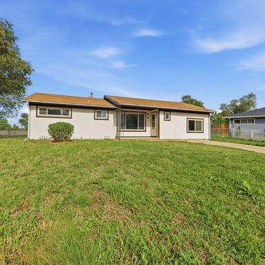 Property photo 1 of 72 Doris Dr