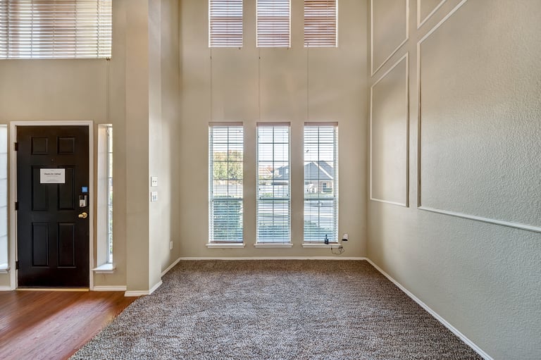 Photo 13 of 35 - 7929 Stansfield Dr, Fort Worth, TX 76137