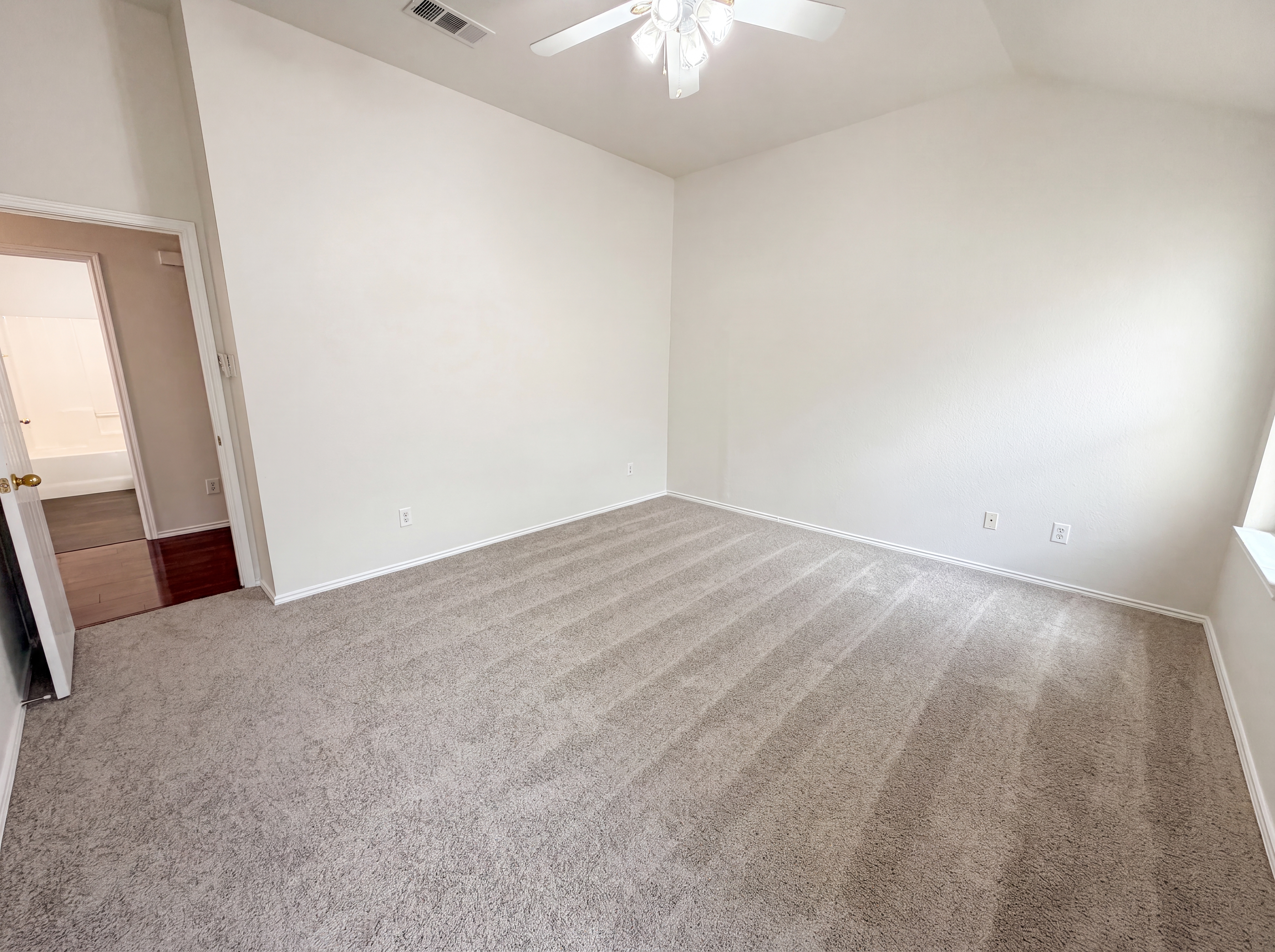 Photo 15 of 16 of 1531 Kensington Pl, Lancaster, TX