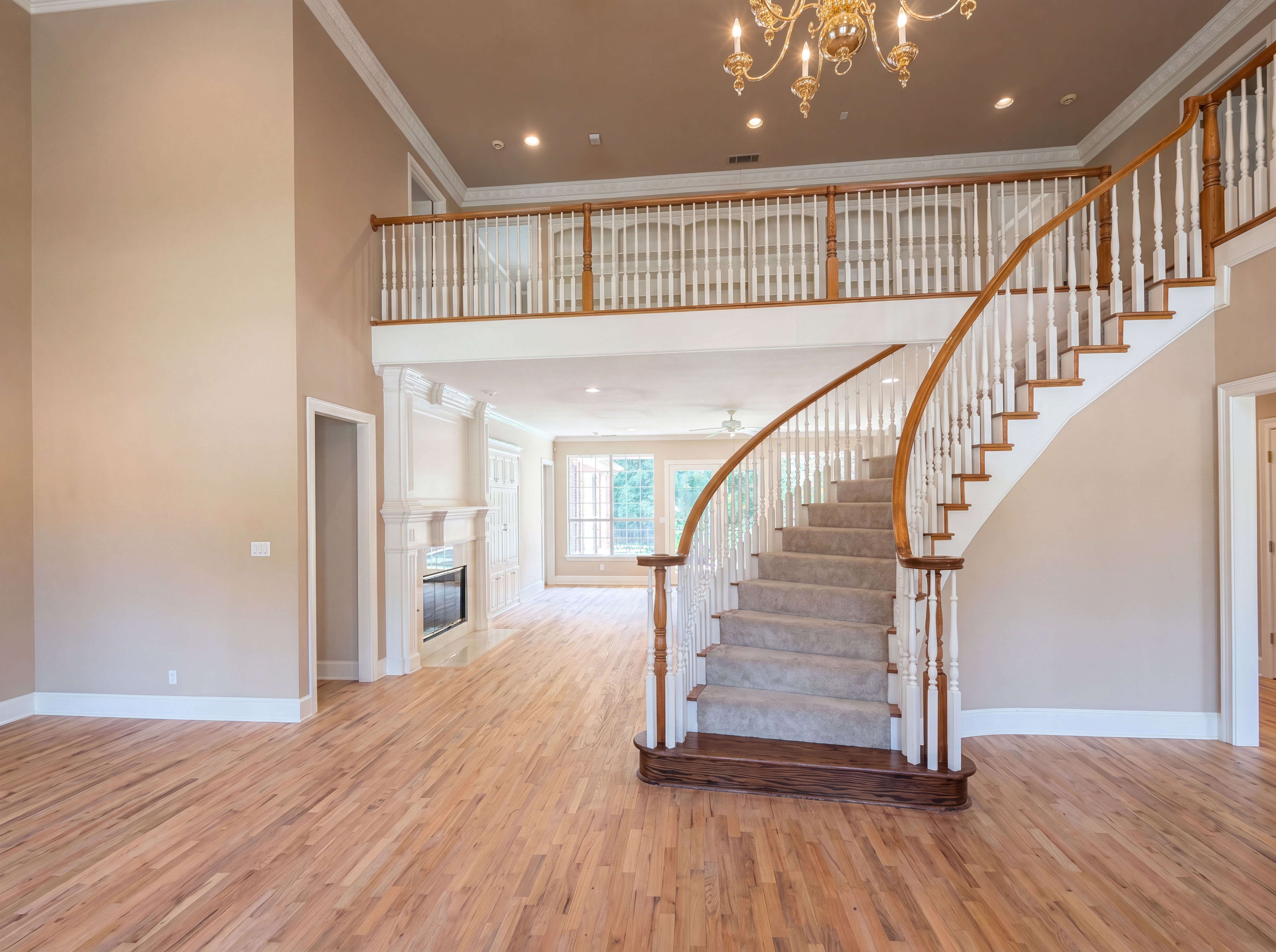Photo 3 of 27 of 2533 Vista Creek Ct, Garland, TX